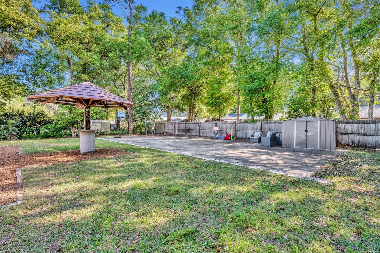 225 N PHIPPEN AVE, DELAND, FL, 32724
