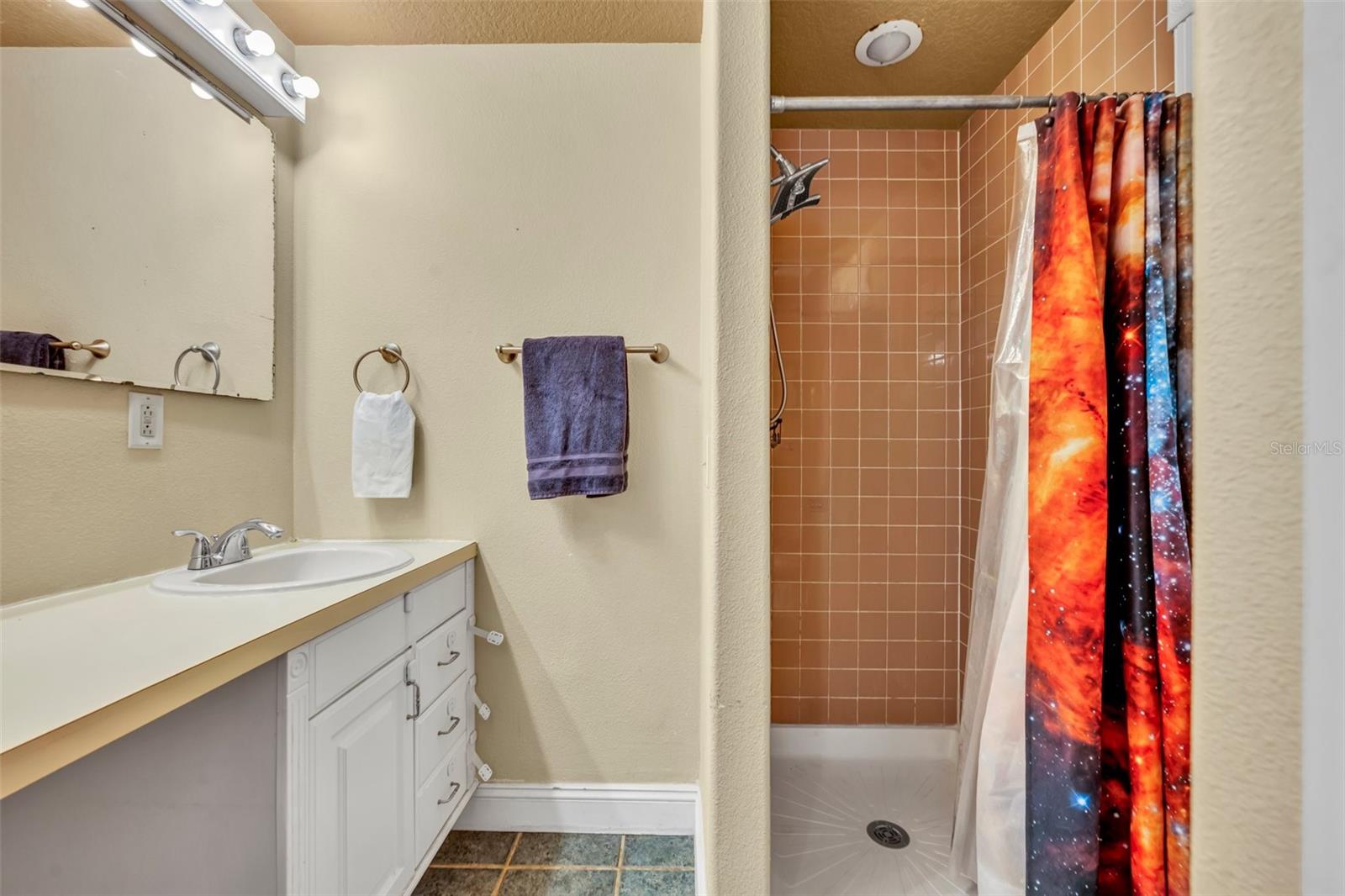 225 N PHIPPEN AVE, DELAND, FL, 32724