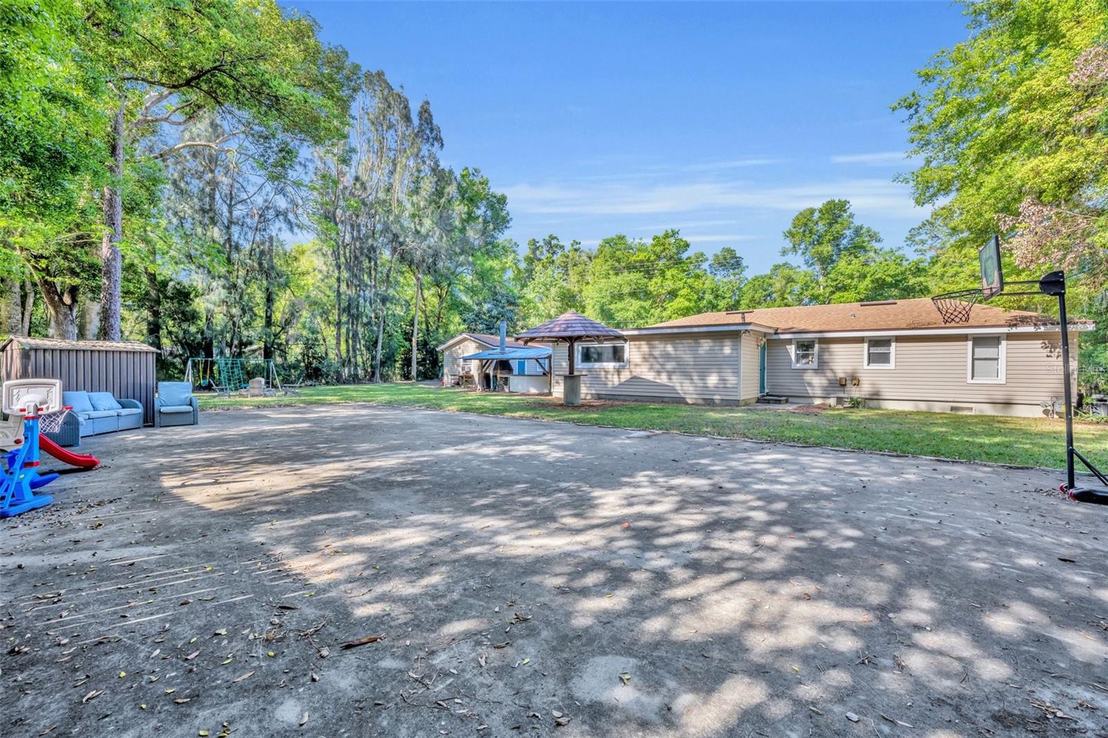 225 N PHIPPEN AVE, DELAND, FL, 32724