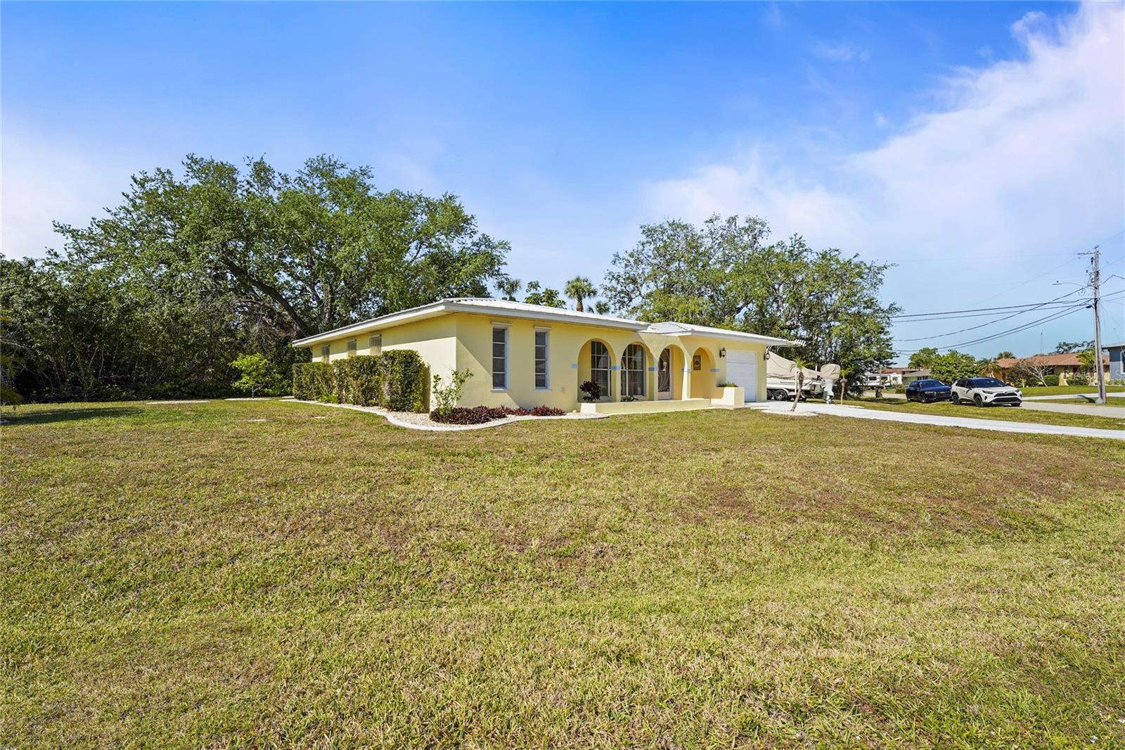 18399 BURKHOLDER CIR, PORT CHARLOTTE, FL, 33948