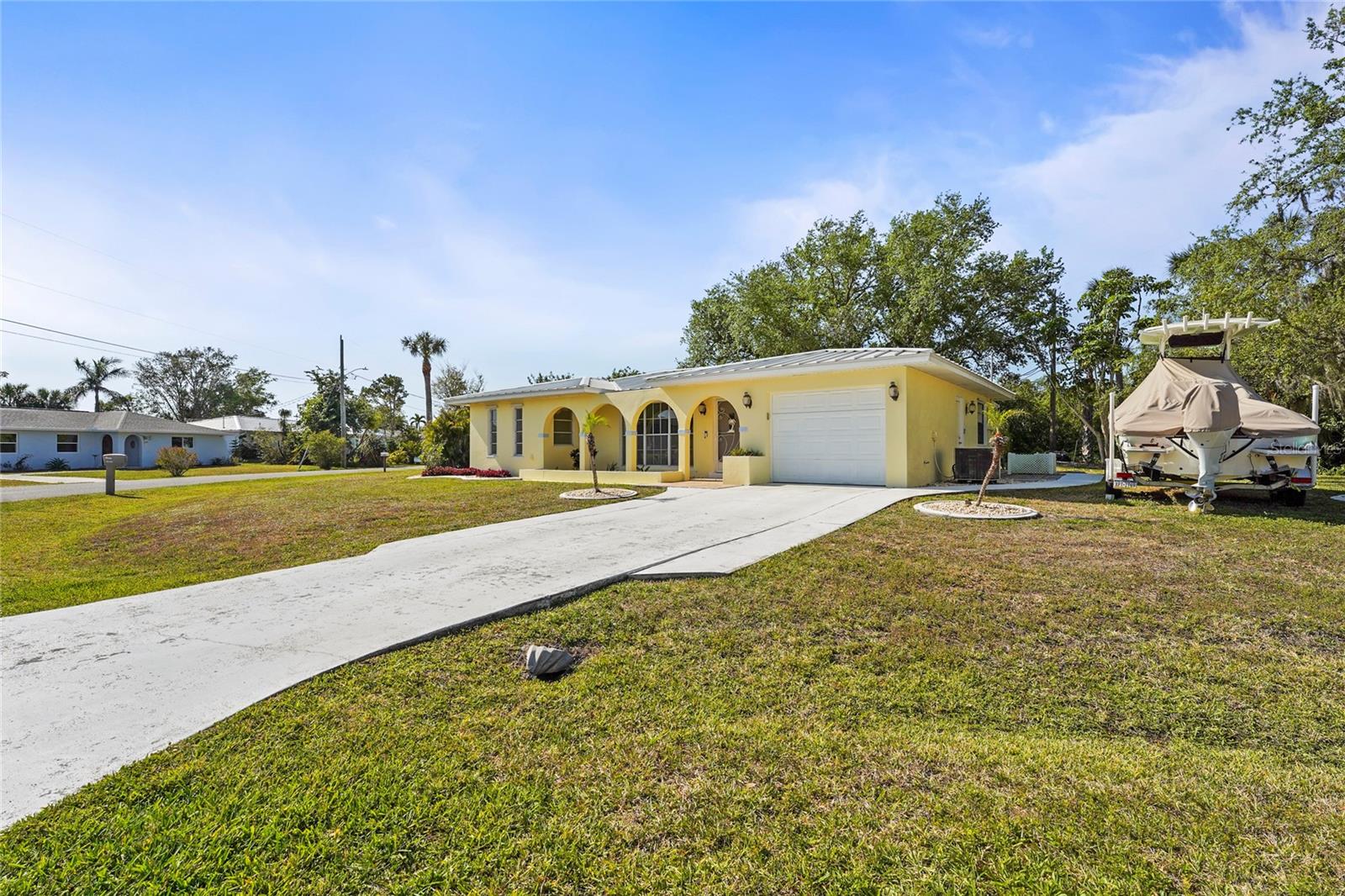 18399 BURKHOLDER CIR, PORT CHARLOTTE, FL, 33948