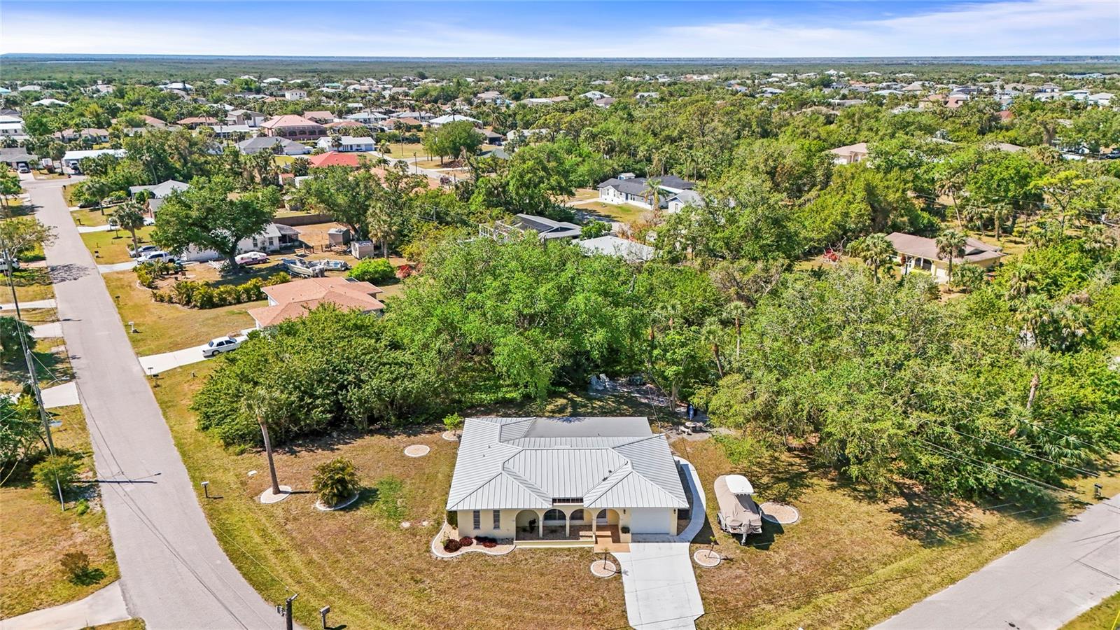 18399 BURKHOLDER CIR, PORT CHARLOTTE, FL, 33948