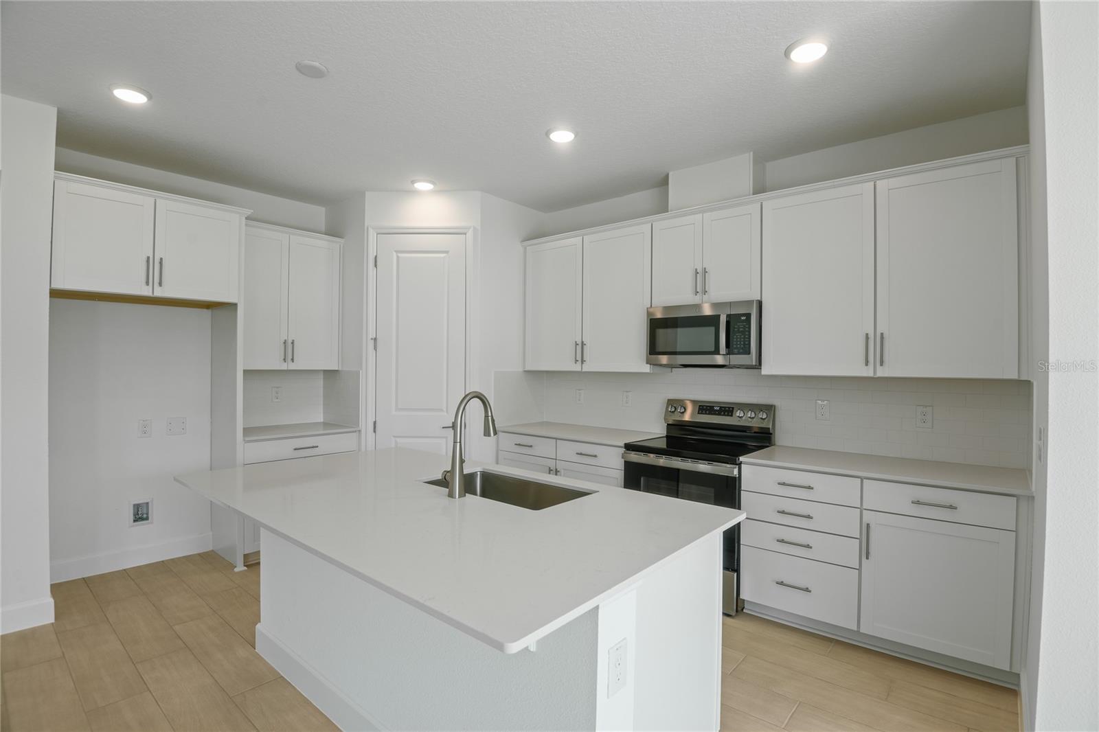 4075 BANNOCK AVE, TAVARES, FL, 32778