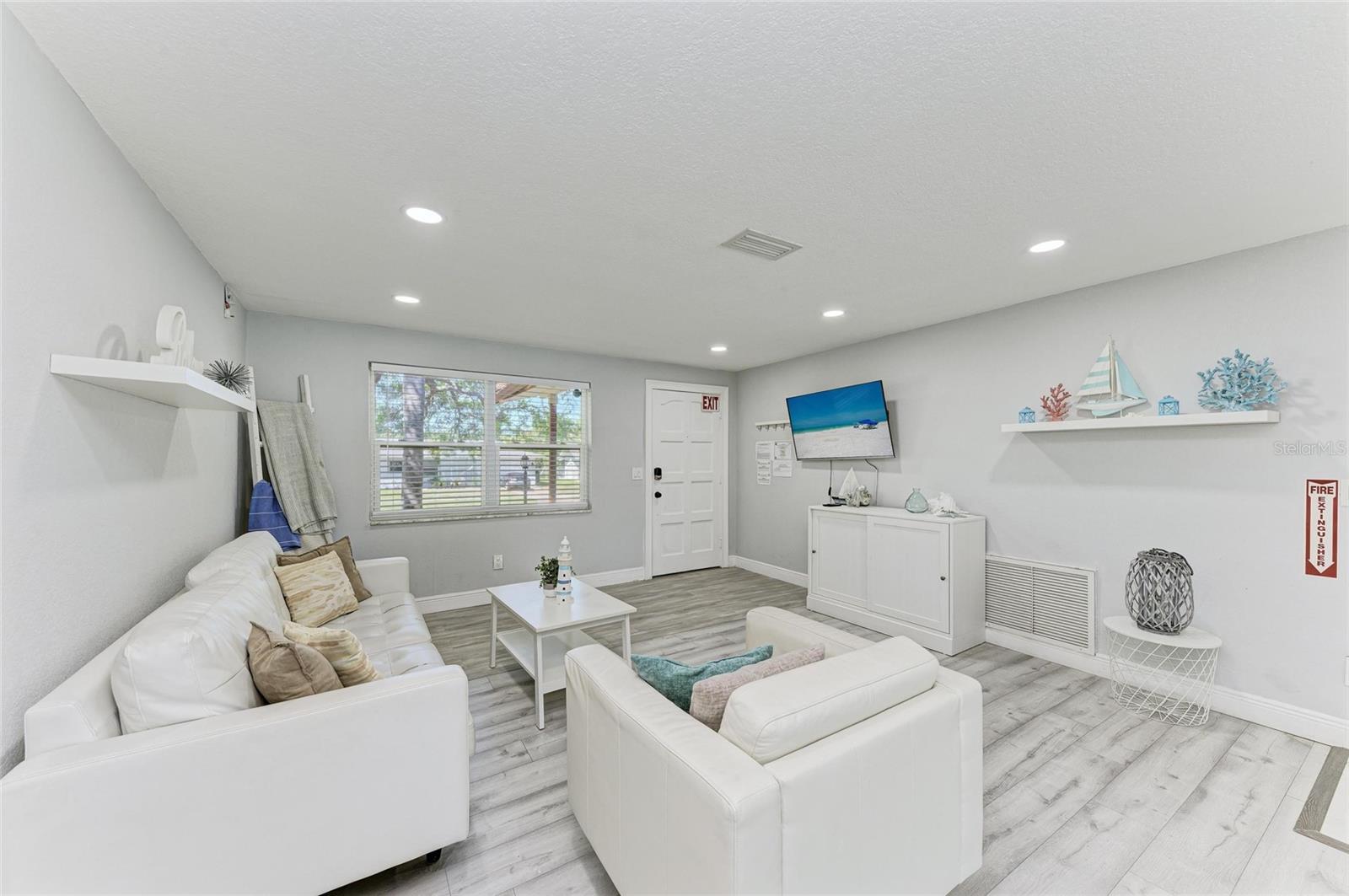 507 SHORE DR, LARGO, FL, 33771