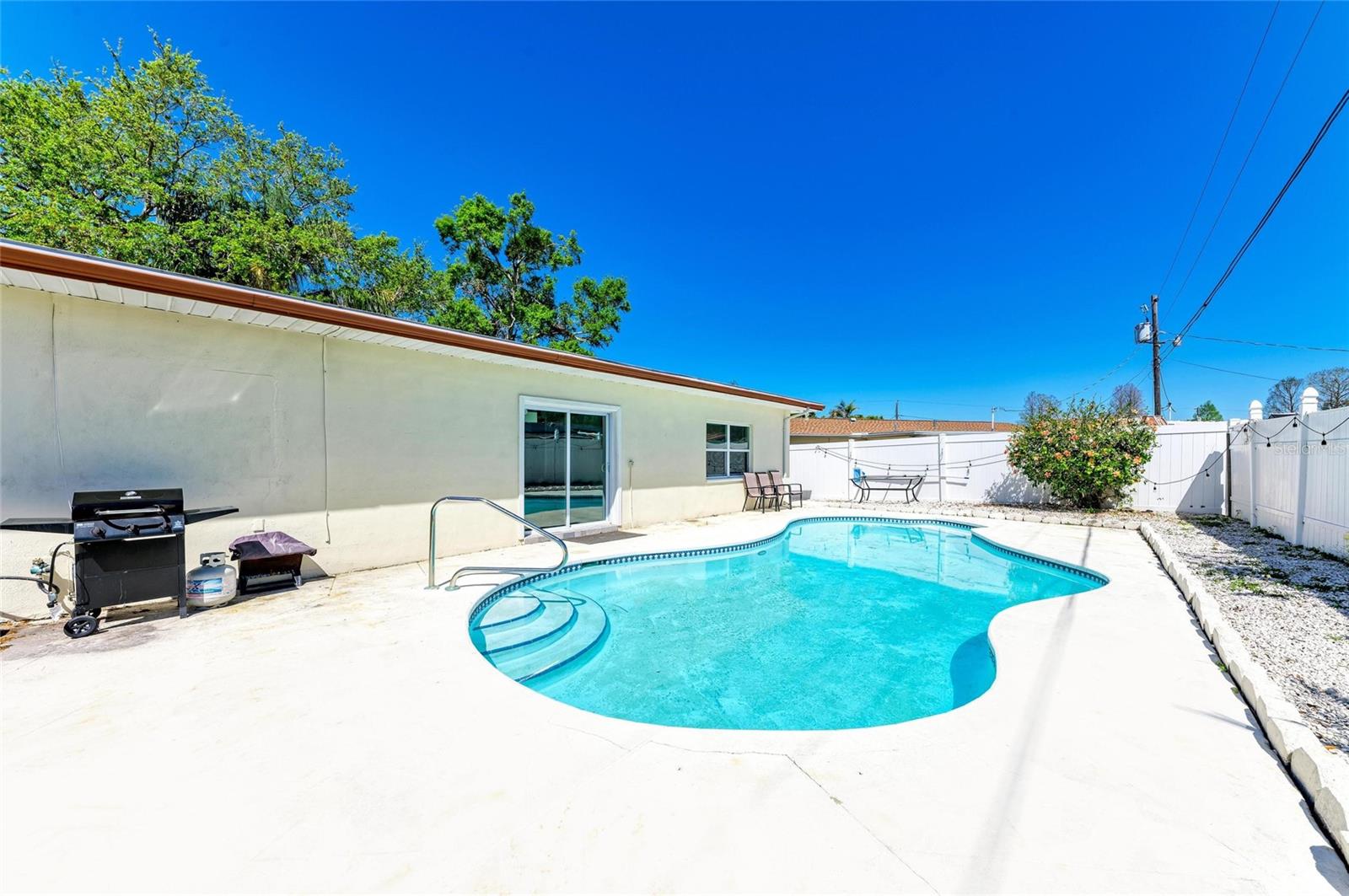 507 SHORE DR, LARGO, FL, 33771