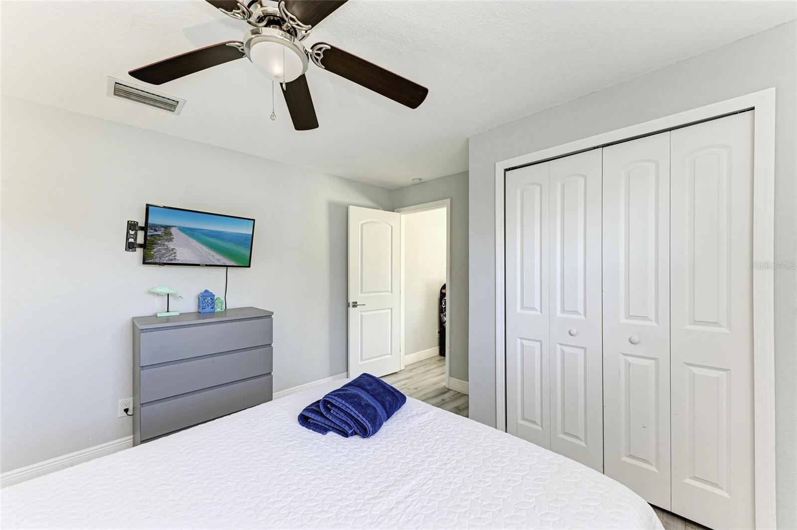 507 SHORE DR, LARGO, FL, 33771