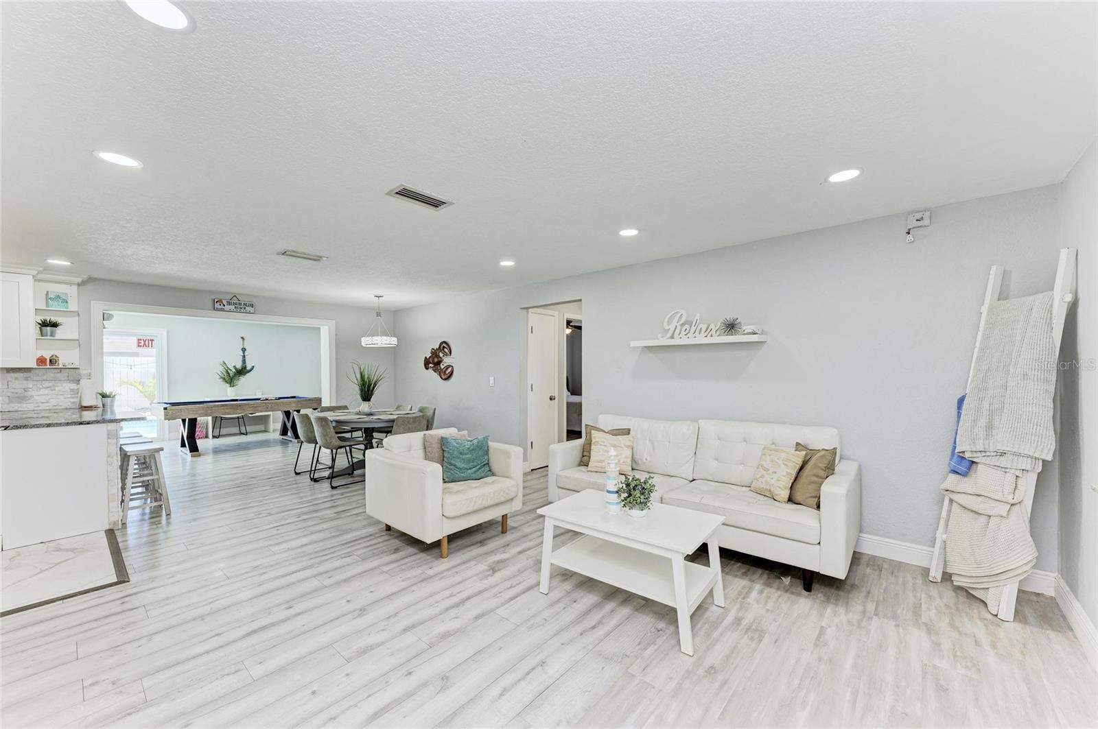 507 SHORE DR, LARGO, FL, 33771