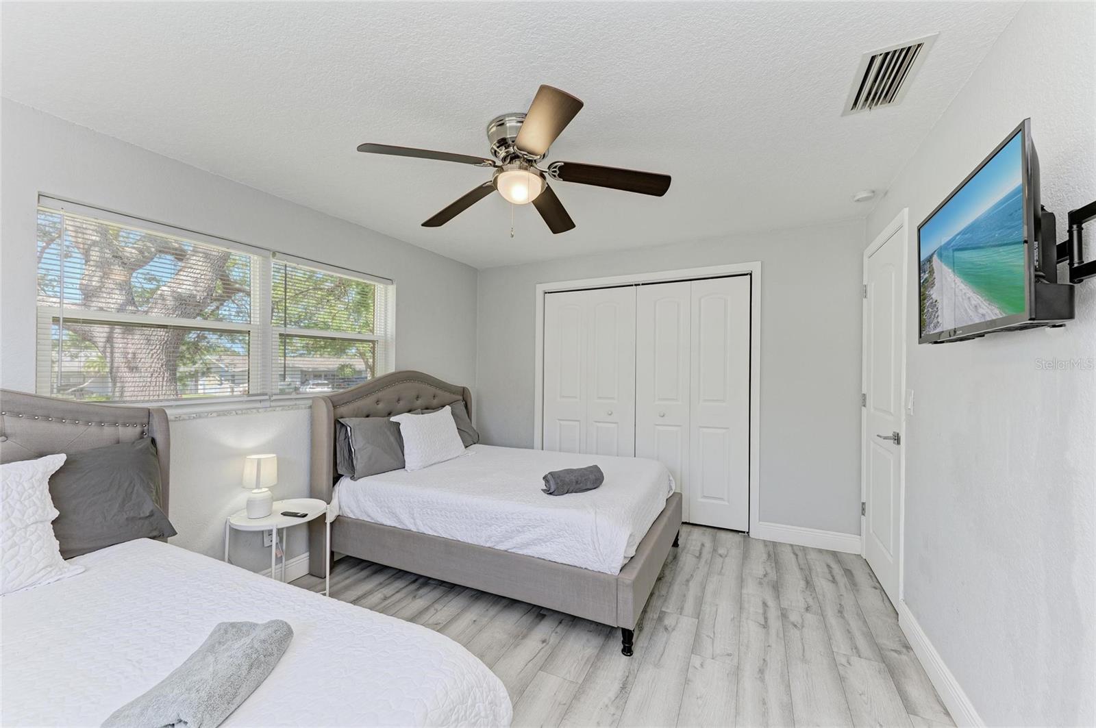 507 SHORE DR, LARGO, FL, 33771
