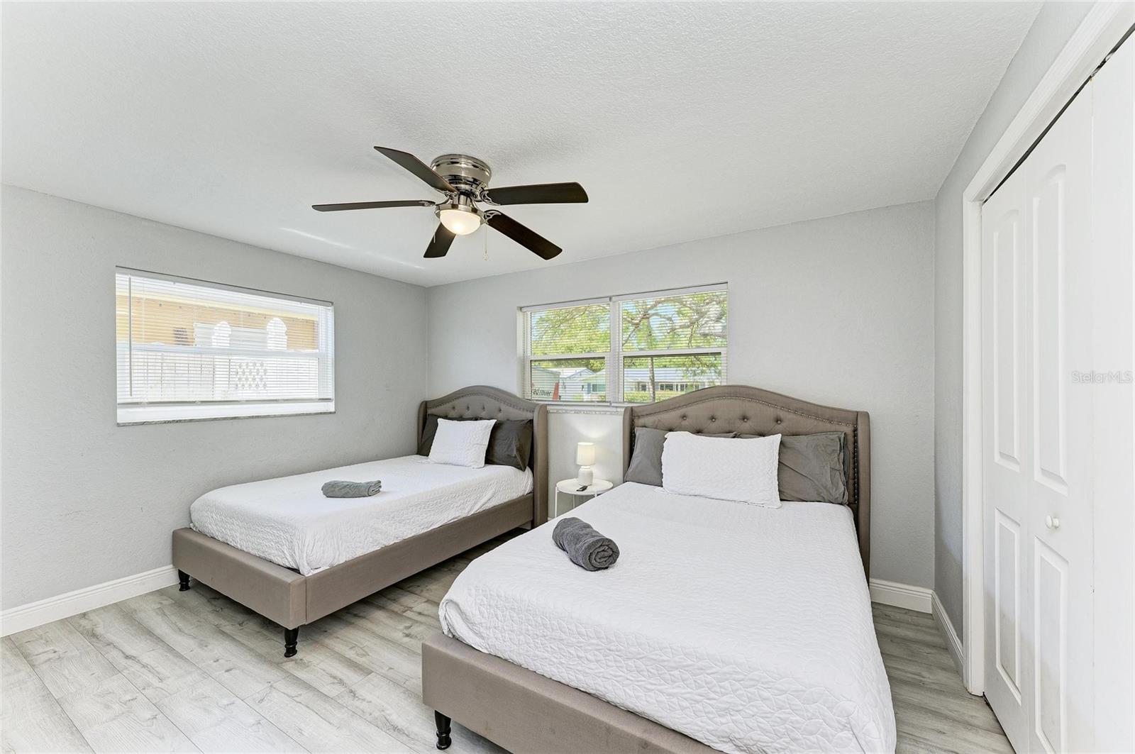 507 SHORE DR, LARGO, FL, 33771