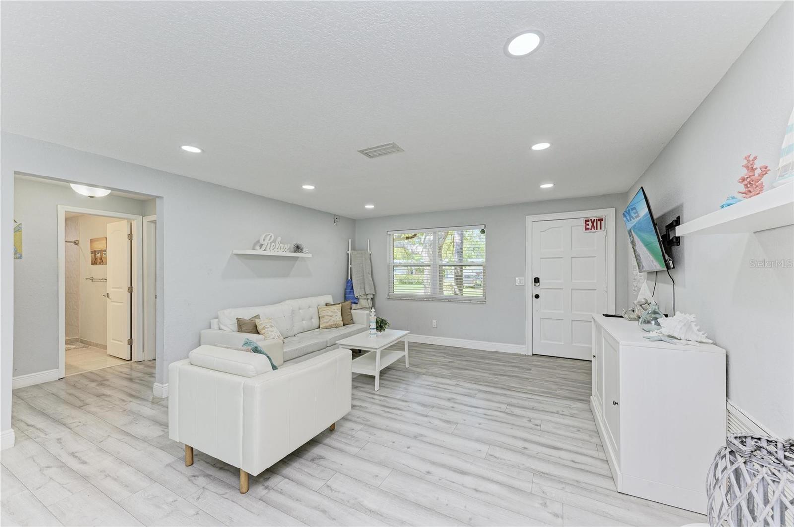 507 SHORE DR, LARGO, FL, 33771
