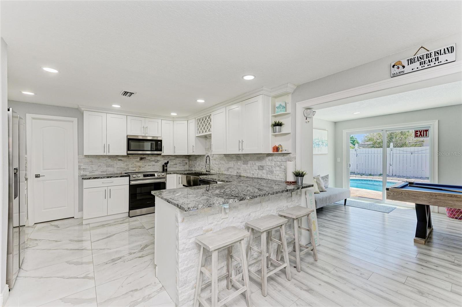 507 SHORE DR, LARGO, FL, 33771