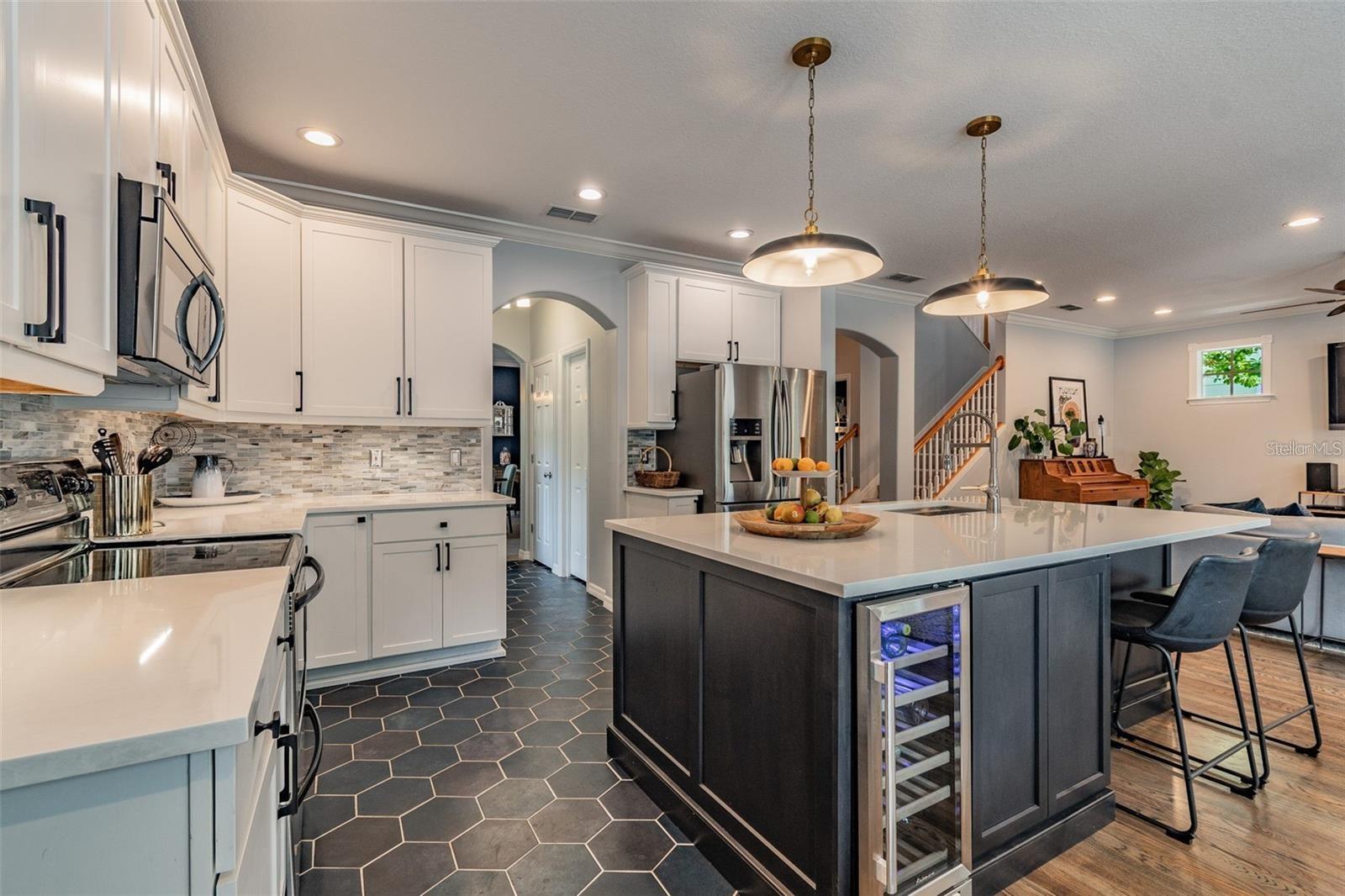 6201 S ELBERON ST, TAMPA, FL, 33611