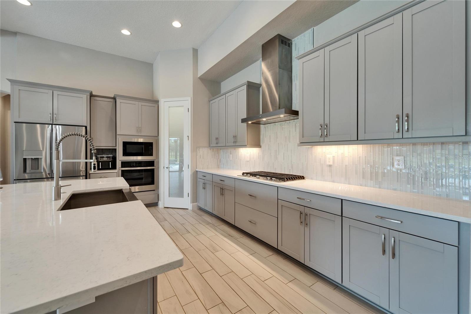 14239 SWISS BRIDGE DR, RIVERVIEW, FL, 33579