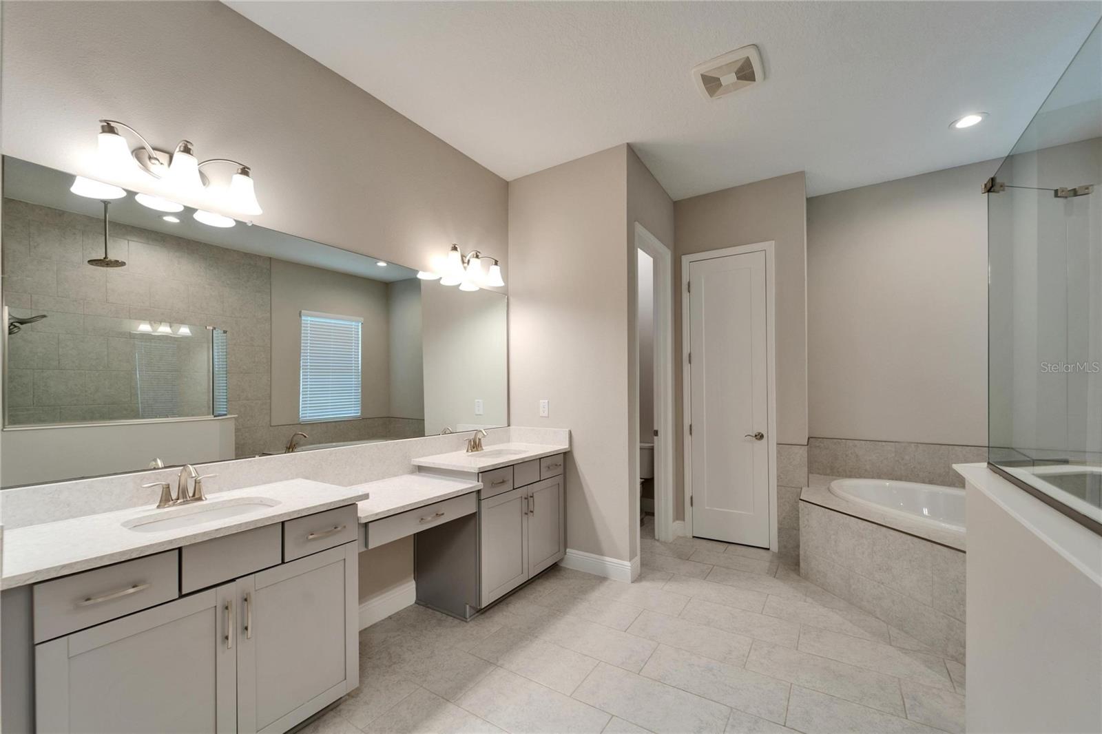 14239 SWISS BRIDGE DR, RIVERVIEW, FL, 33579