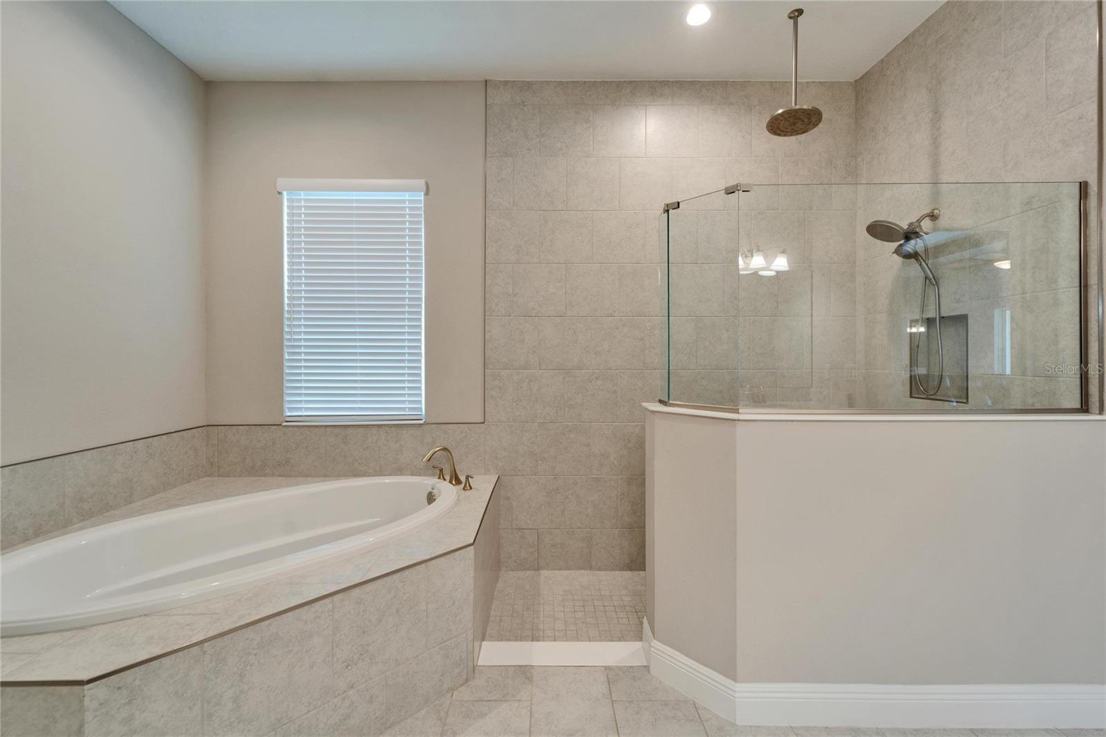 14239 SWISS BRIDGE DR, RIVERVIEW, FL, 33579
