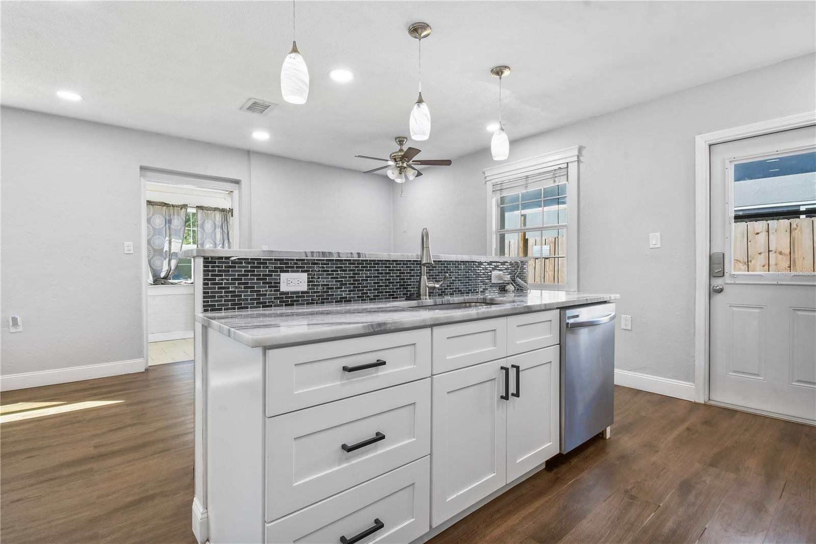 2869 36TH AVE N, ST PETERSBURG, FL, 33713