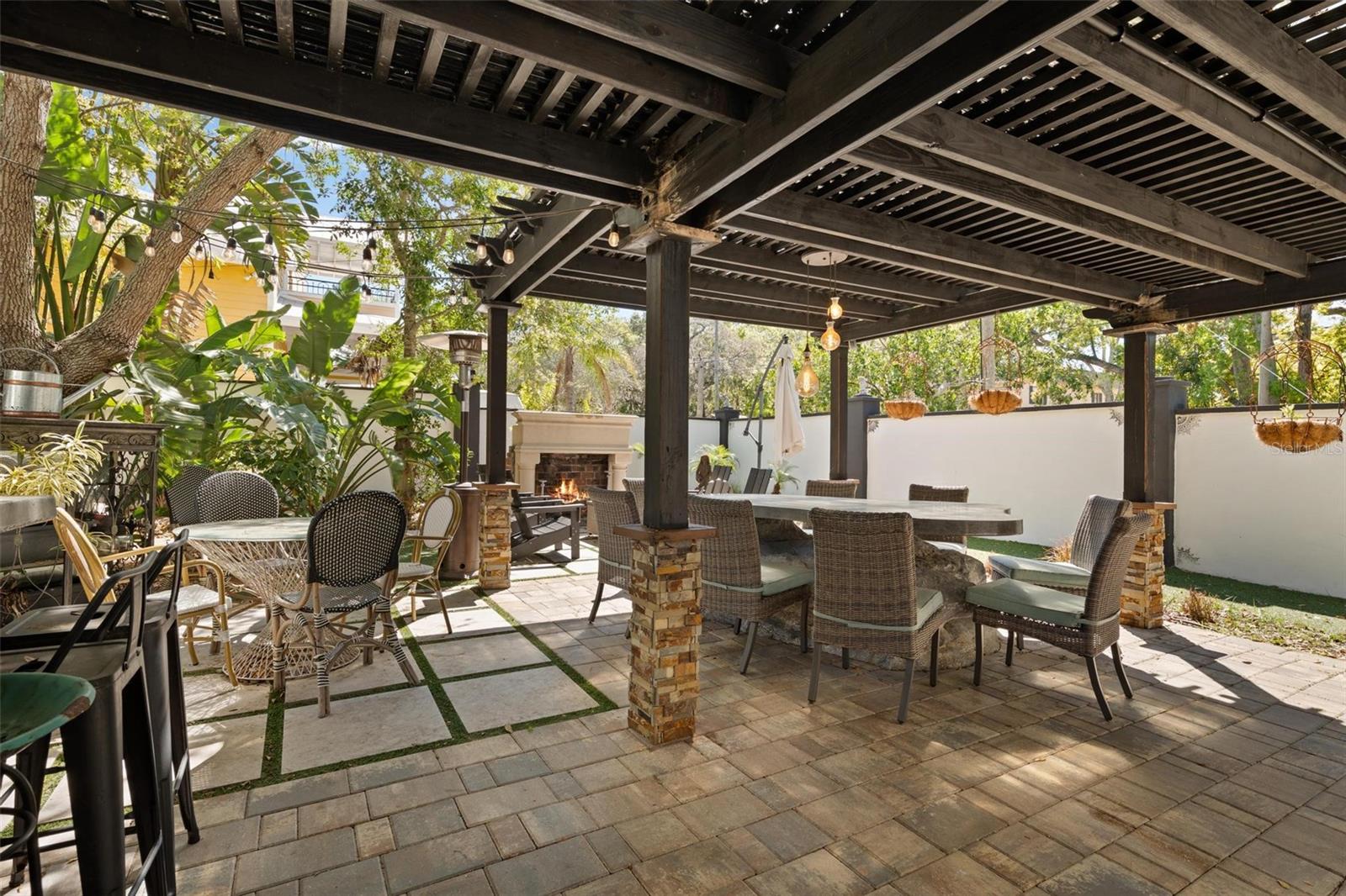 200 GRAND BLVD, TARPON SPRINGS, FL, 34689