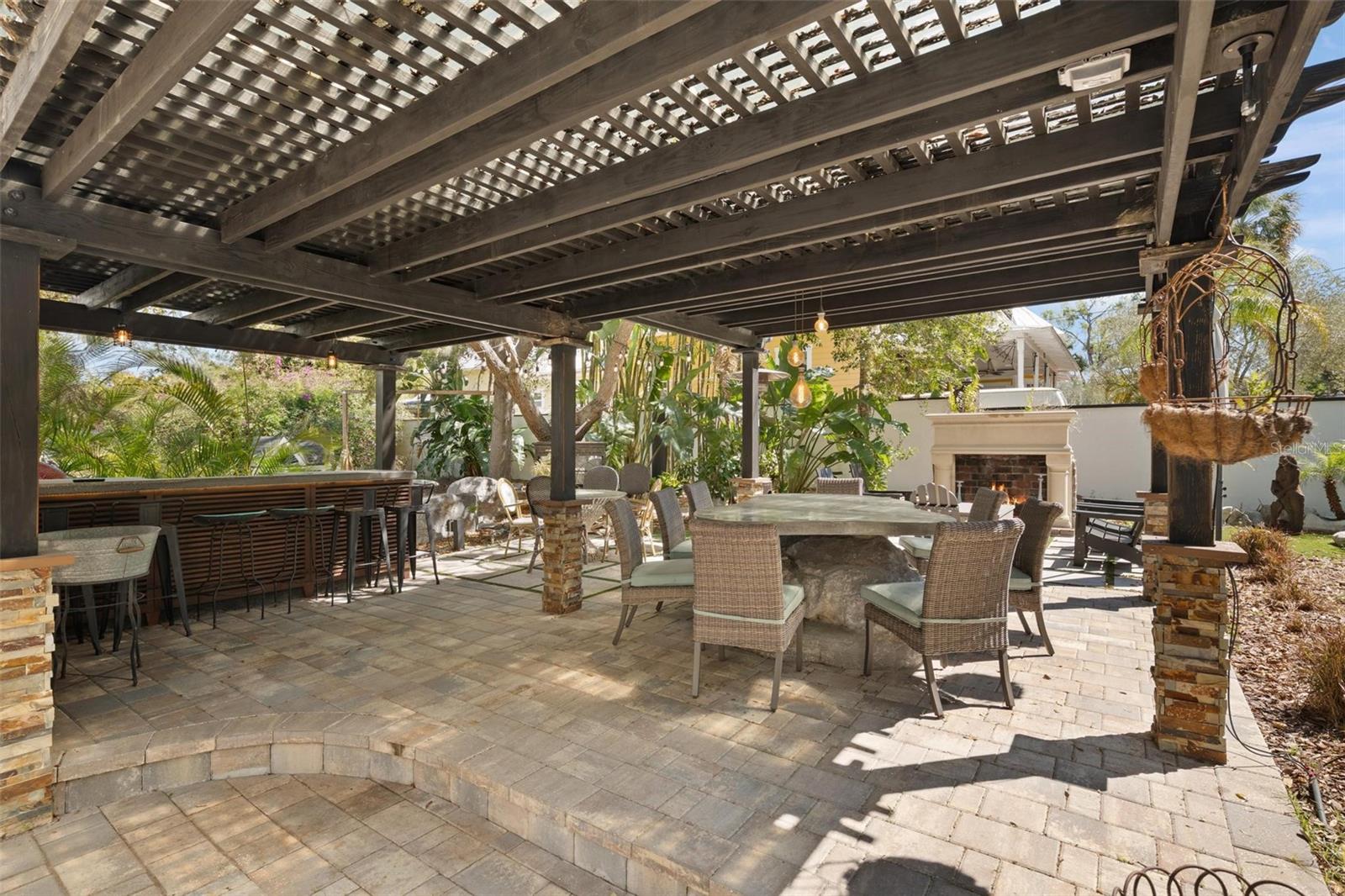 200 GRAND BLVD, TARPON SPRINGS, FL, 34689