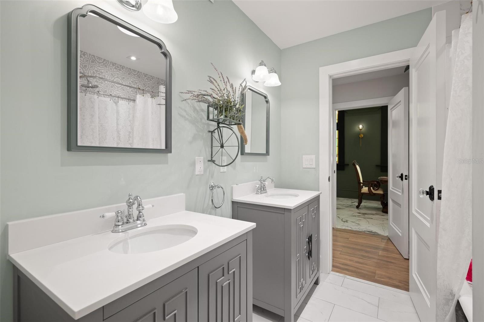200 GRAND BLVD, TARPON SPRINGS, FL, 34689