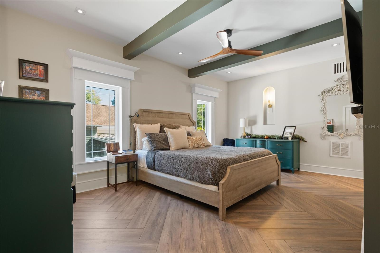 200 GRAND BLVD, TARPON SPRINGS, FL, 34689