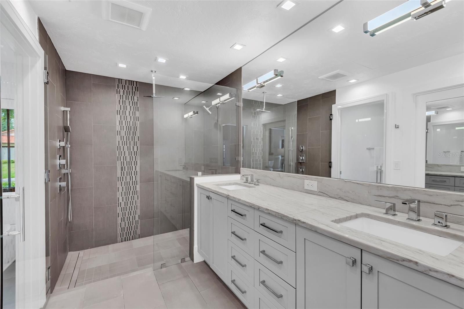 7455 SPARKLING LAKE RD, ORLANDO, FL, 32819