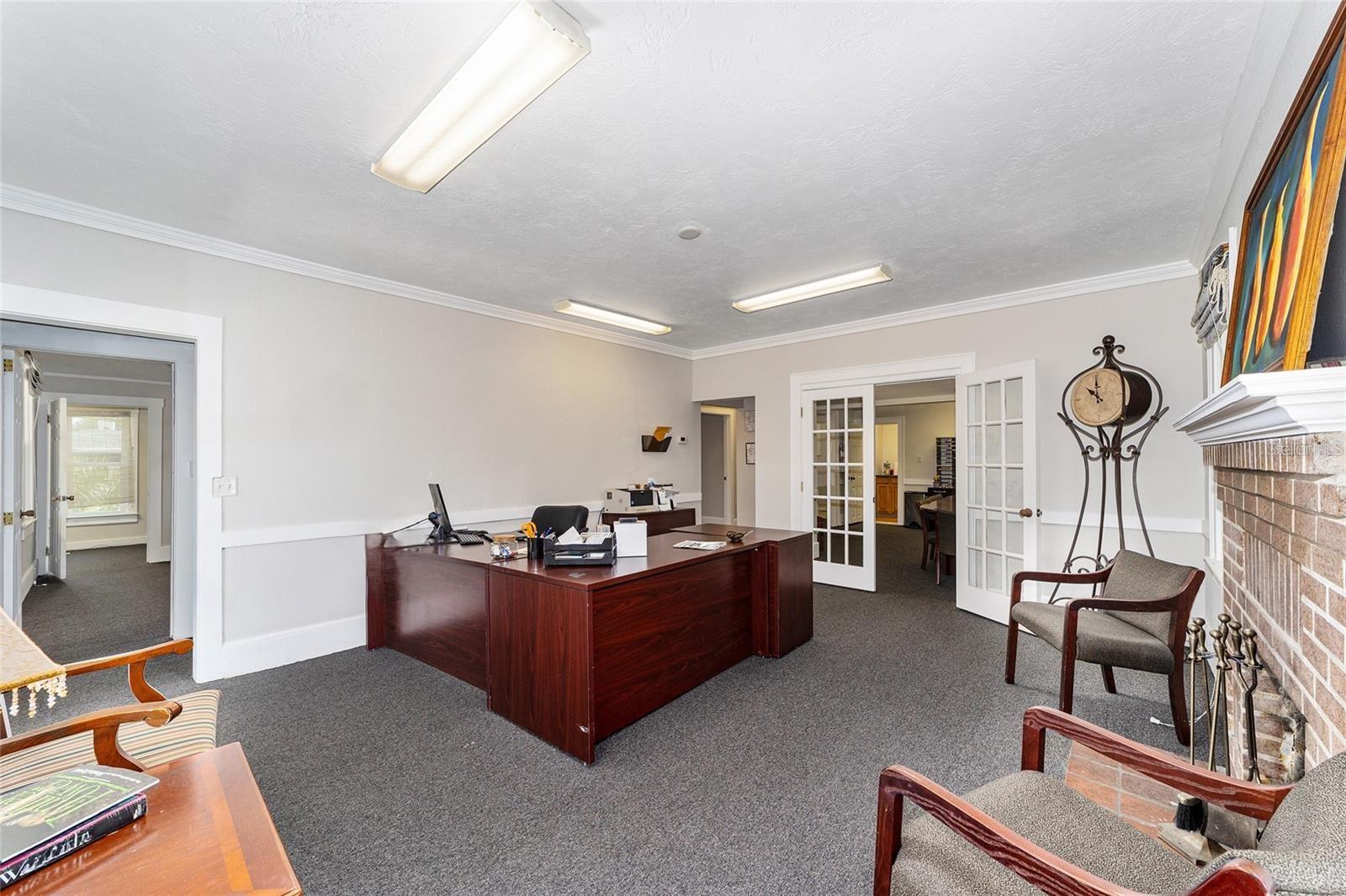 1008 E SILVER SPRINGS BLVD, OCALA, FL, 34470