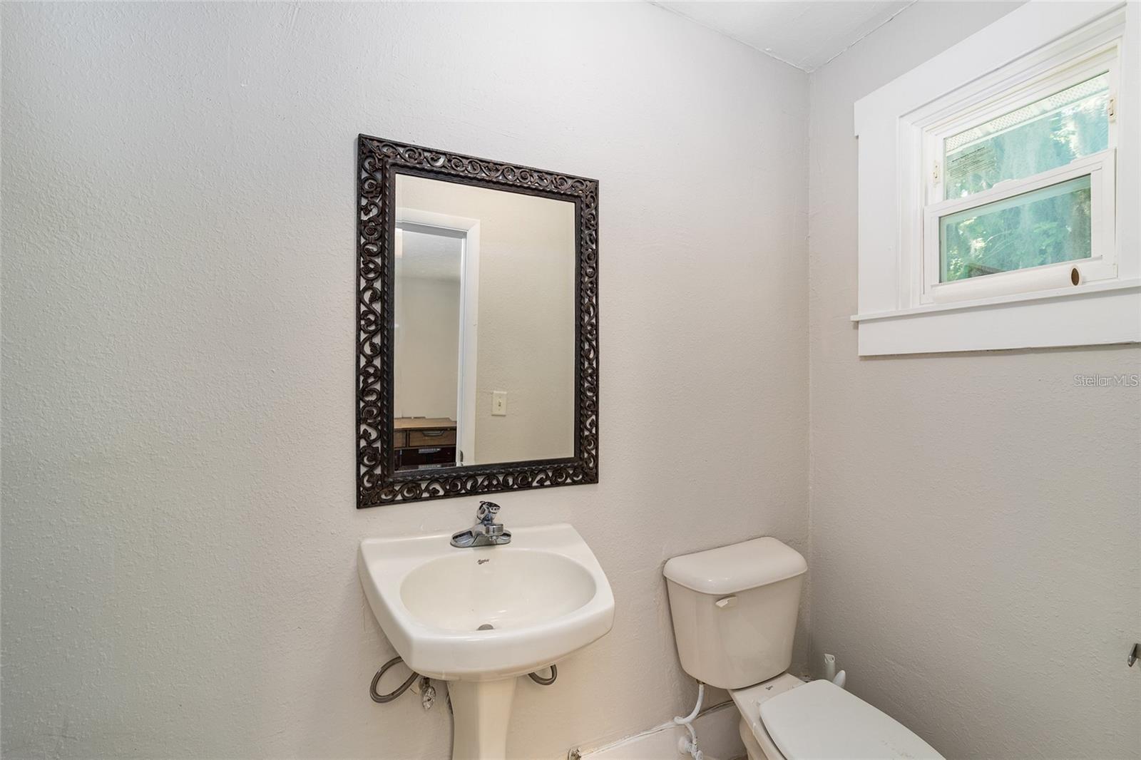 1008 E SILVER SPRINGS BLVD, OCALA, FL, 34470