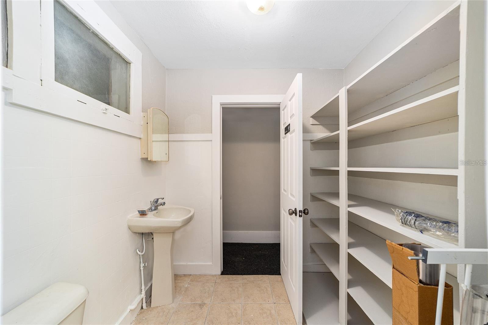 1008 E SILVER SPRINGS BLVD, OCALA, FL, 34470