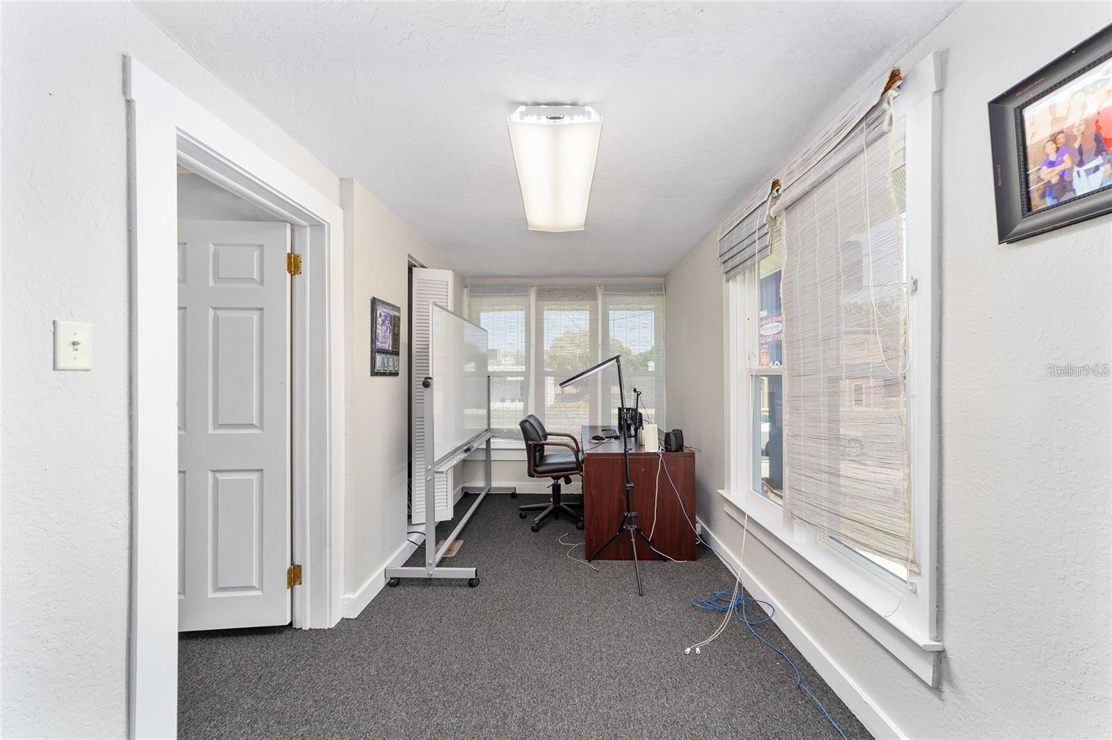 1008 E SILVER SPRINGS BLVD, OCALA, FL, 34470