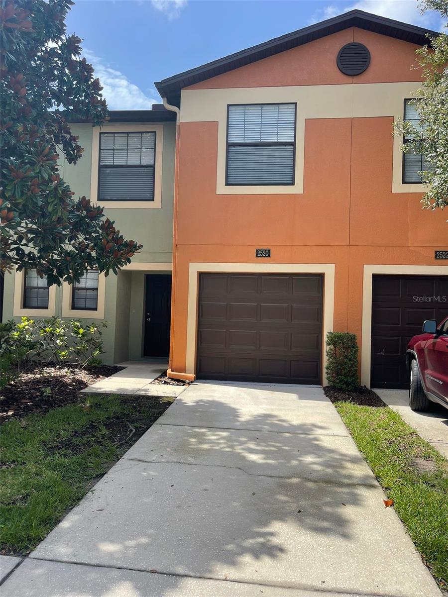 2520 EDGEWATER FALLS DR, BRANDON, FL, 33511