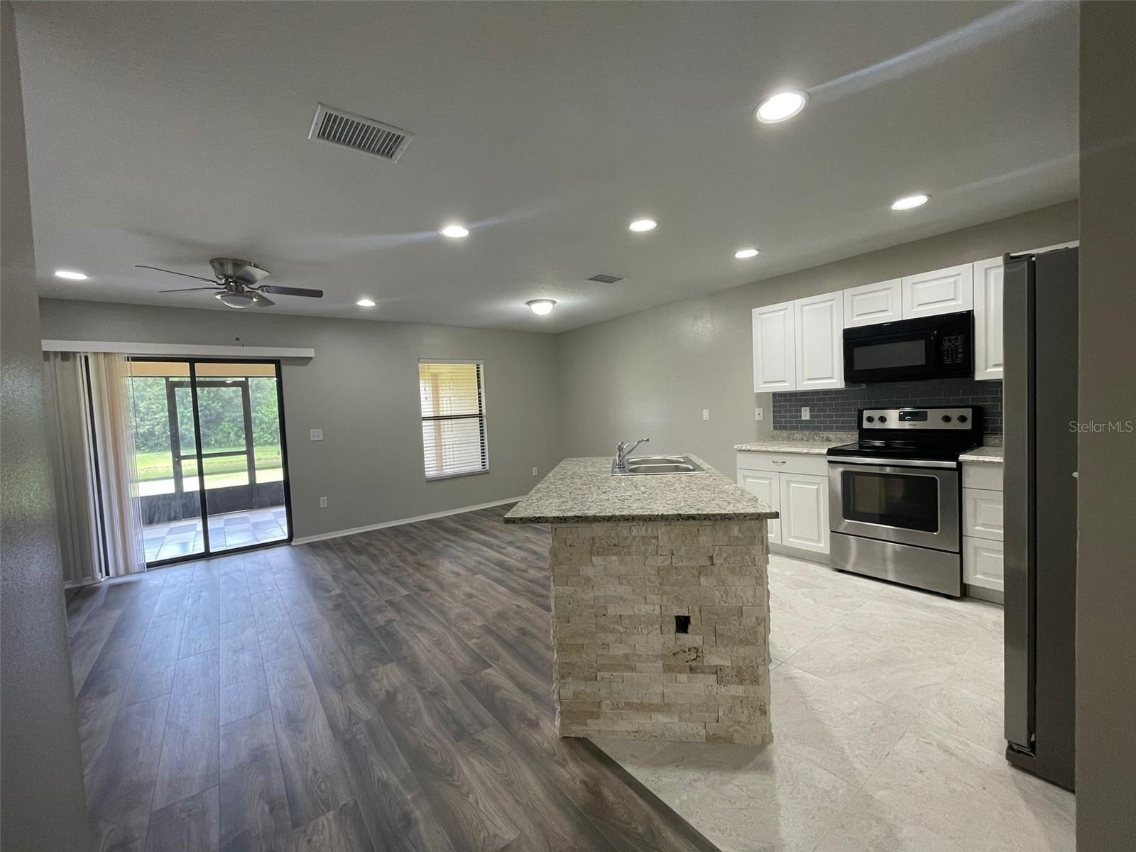 2520 EDGEWATER FALLS DR, BRANDON, FL, 33511