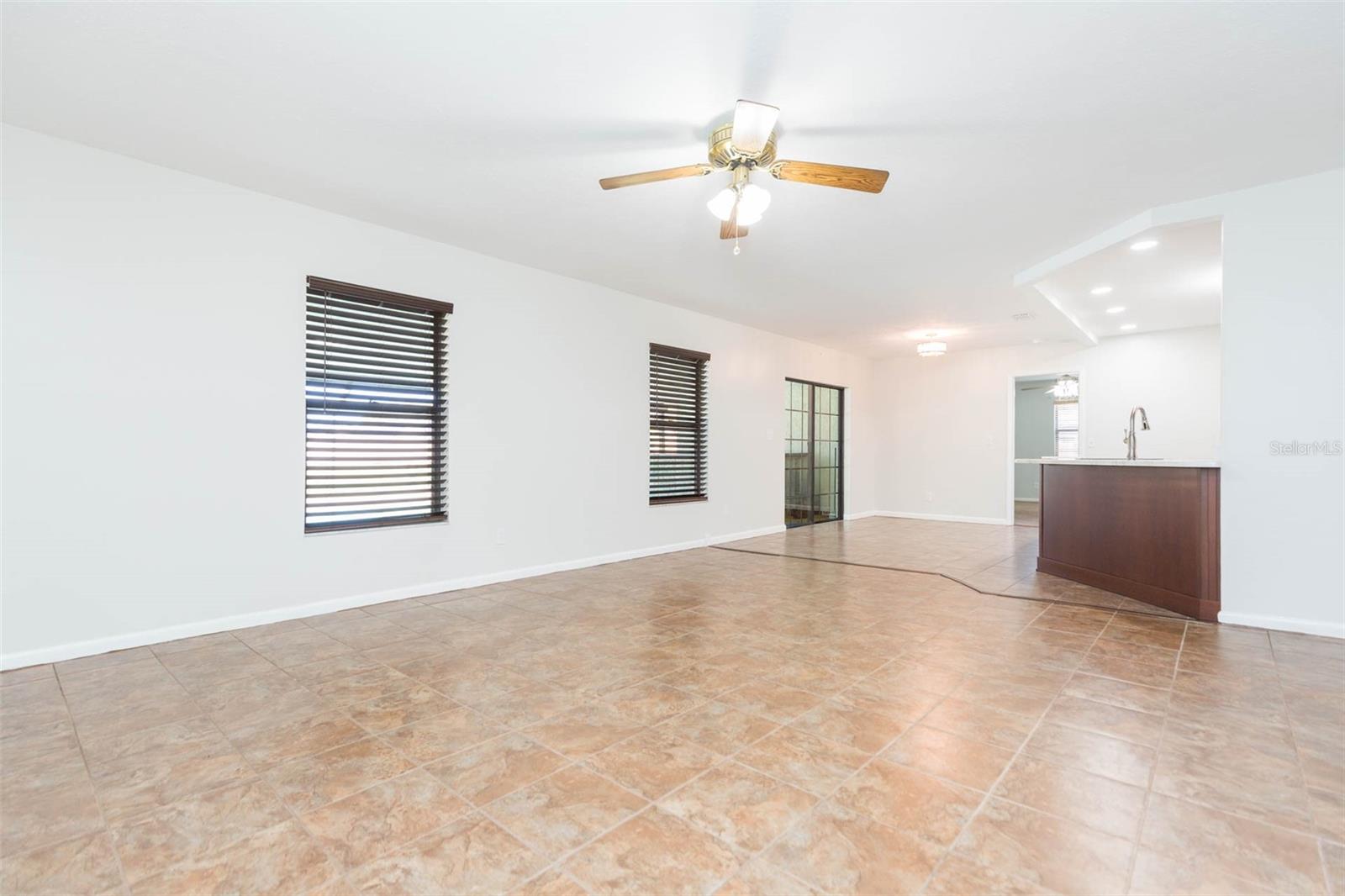 12208 ELSMERE CT, THONOTOSASSA, FL, 33592