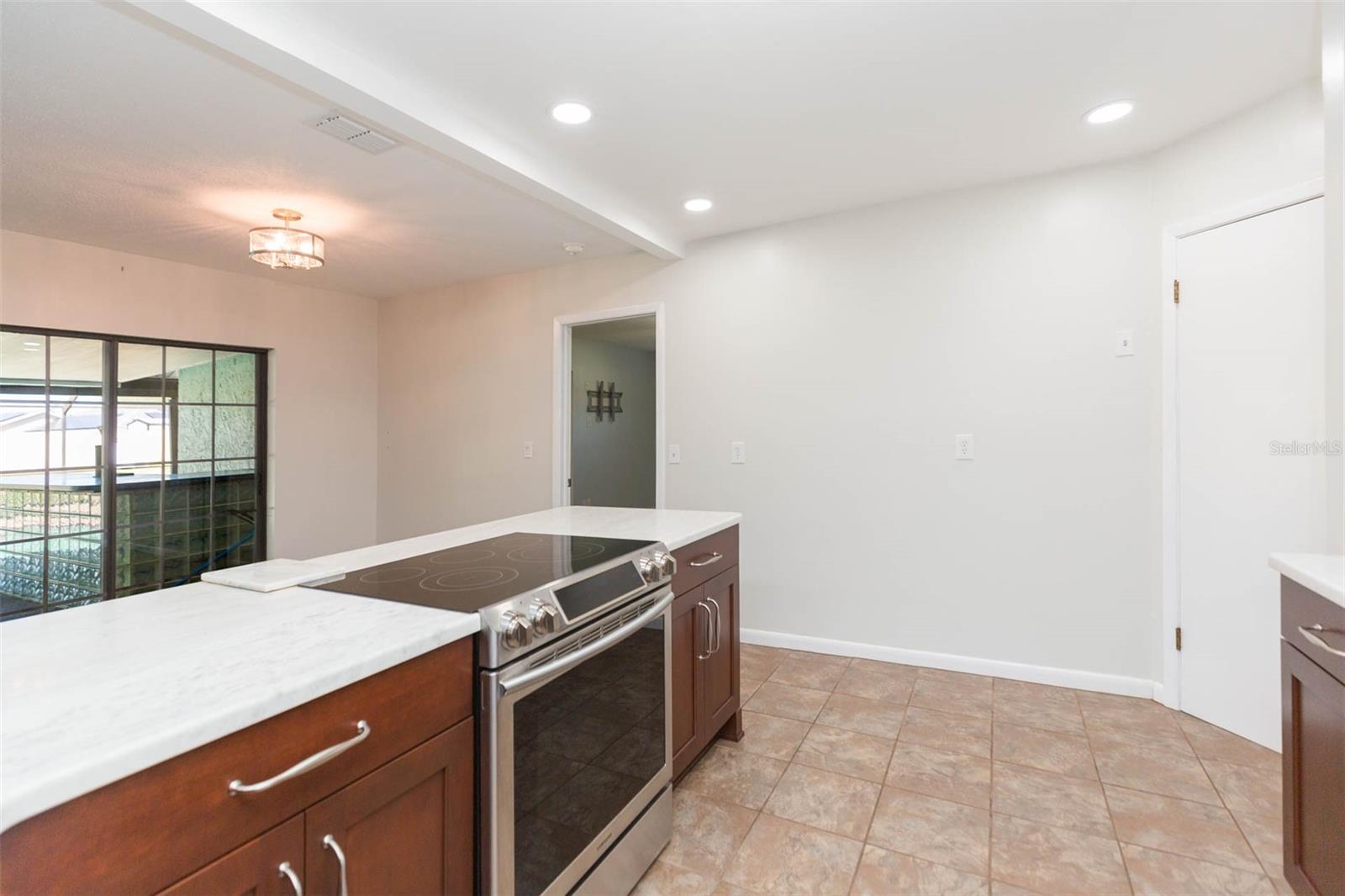 12208 ELSMERE CT, THONOTOSASSA, FL, 33592
