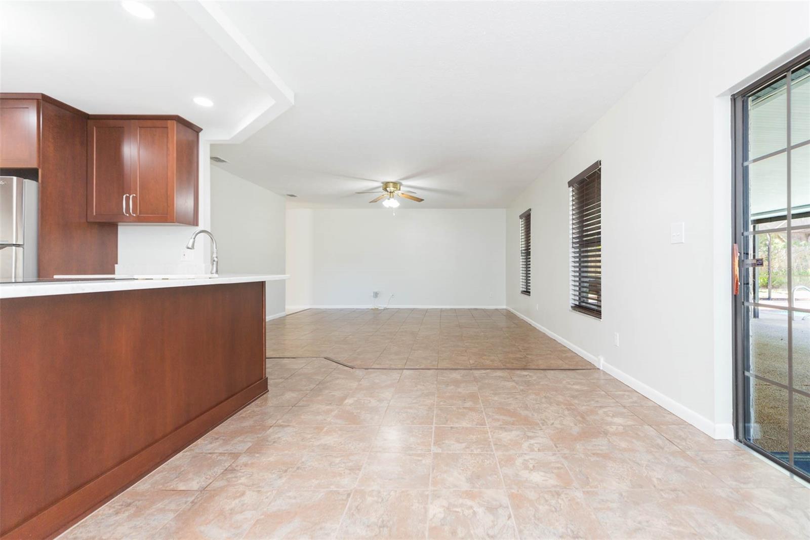12208 ELSMERE CT, THONOTOSASSA, FL, 33592