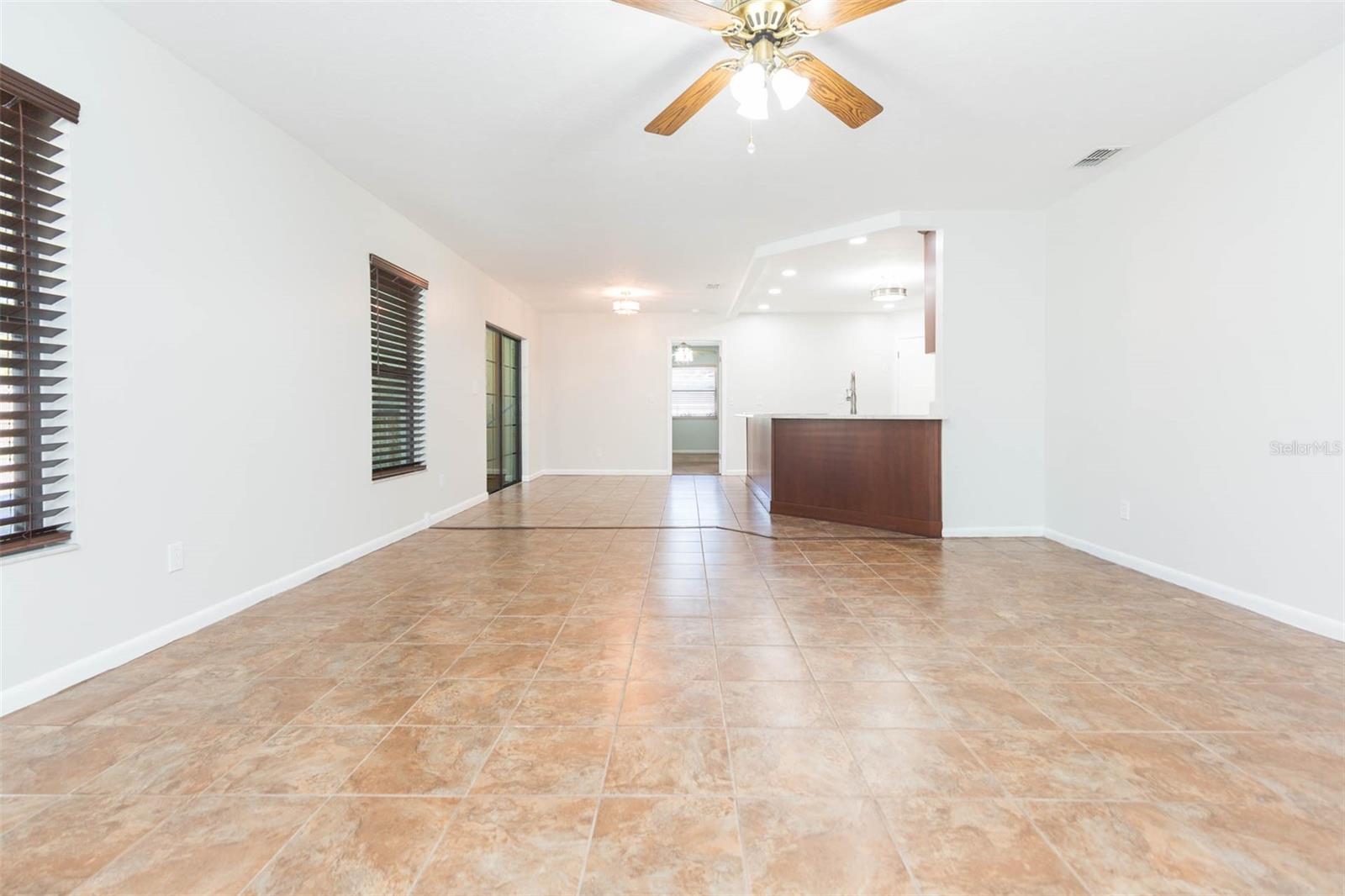12208 ELSMERE CT, THONOTOSASSA, FL, 33592