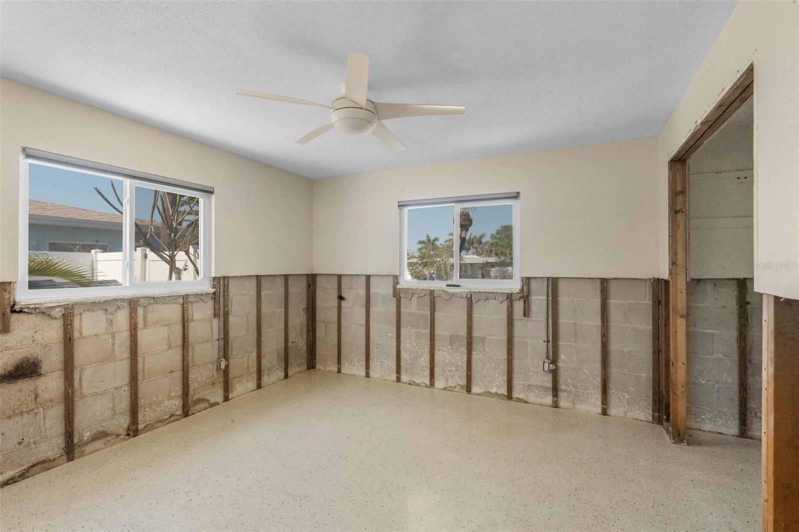 10129 4TH ST E, TREASURE ISLAND, FL, 33706