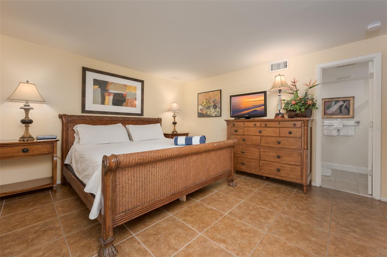 5125 GULF OF MEXICO DR #4, LONGBOAT KEY, FL, 34228