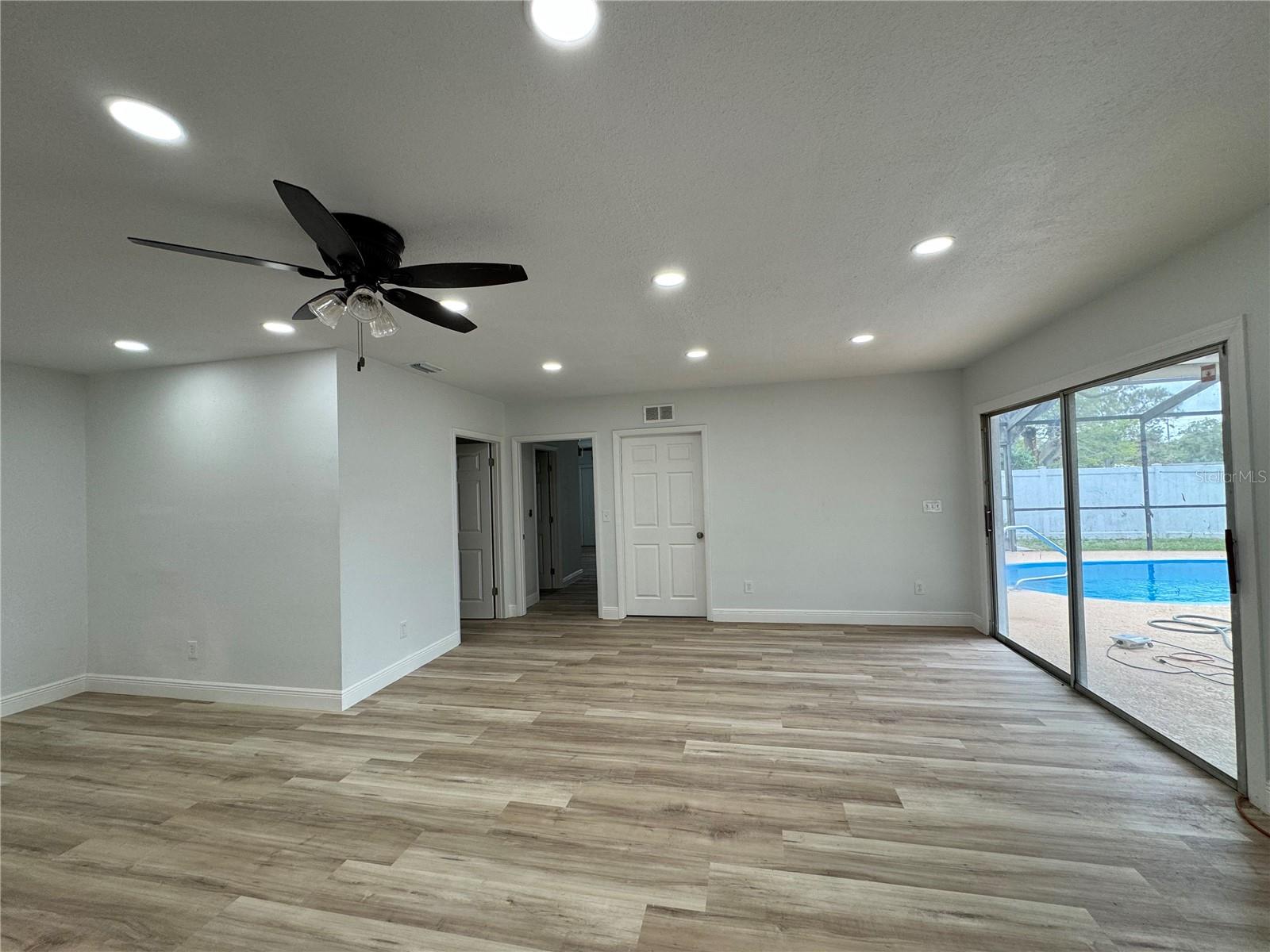 7608 LAKESIDE BLVD, TAMPA, FL, 33614