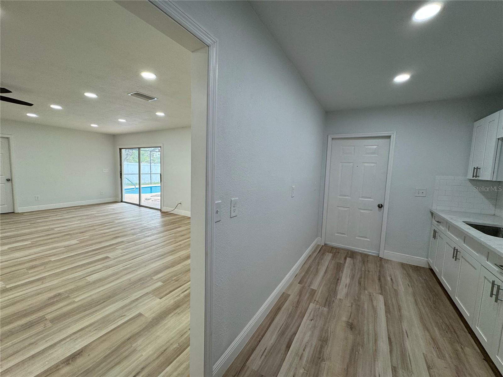 7608 LAKESIDE BLVD, TAMPA, FL, 33614