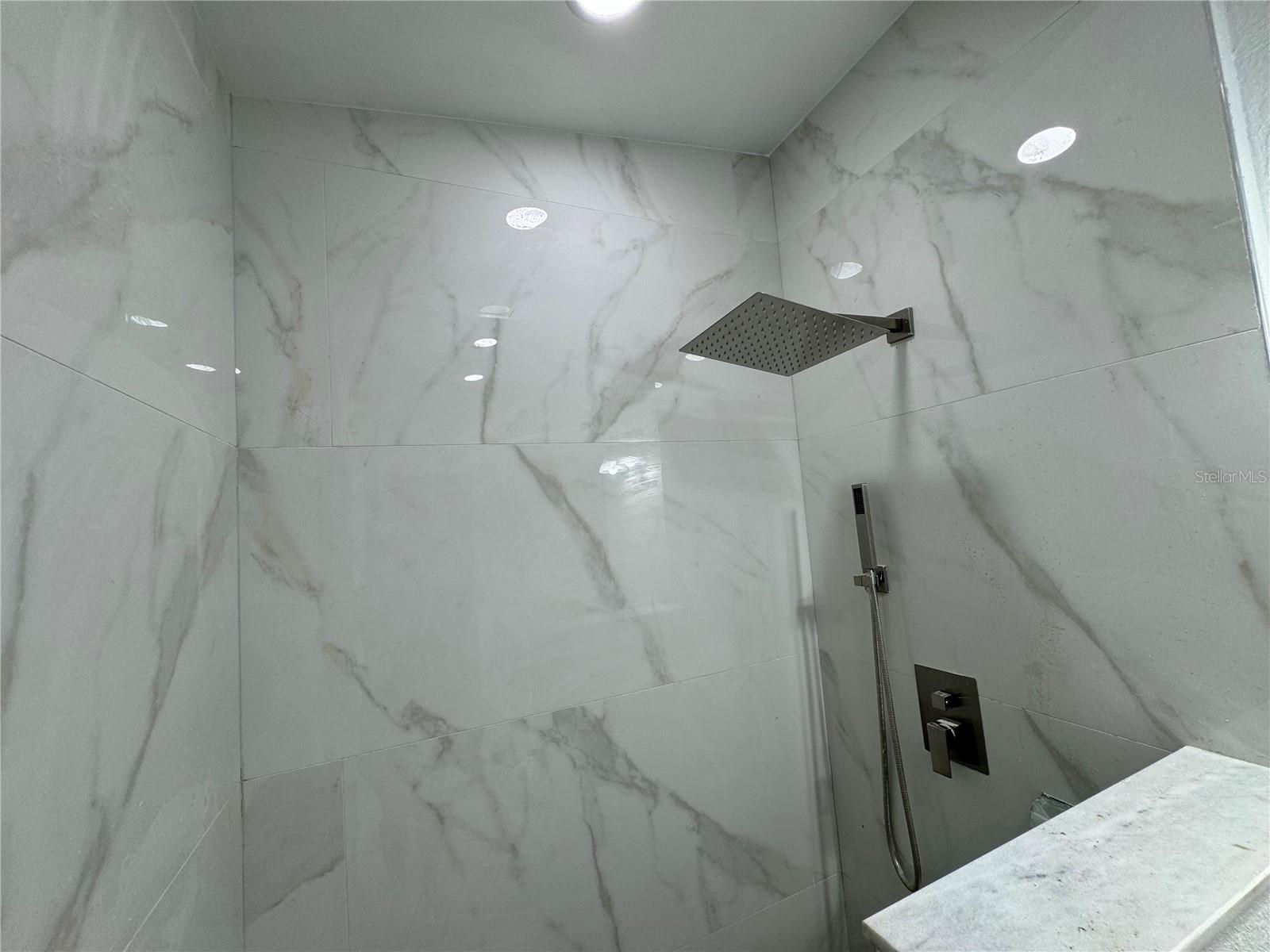 7608 LAKESIDE BLVD, TAMPA, FL, 33614