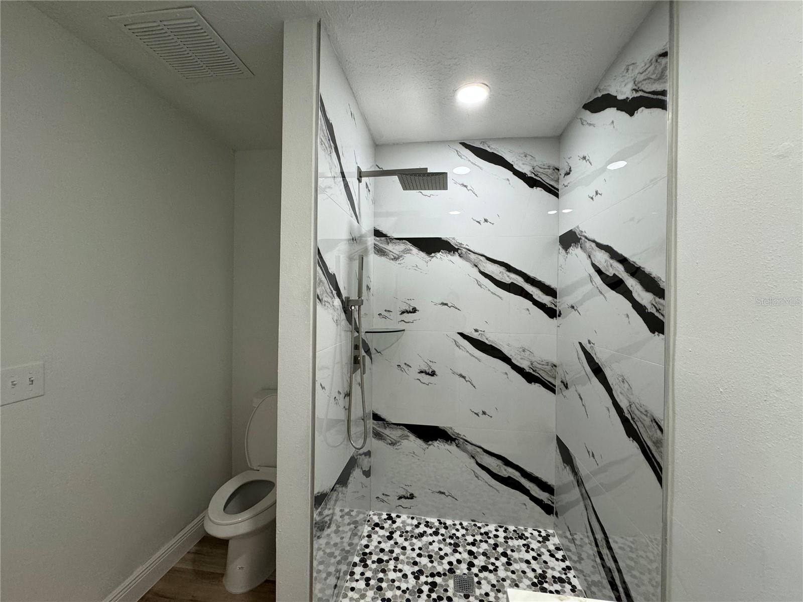 7608 LAKESIDE BLVD, TAMPA, FL, 33614