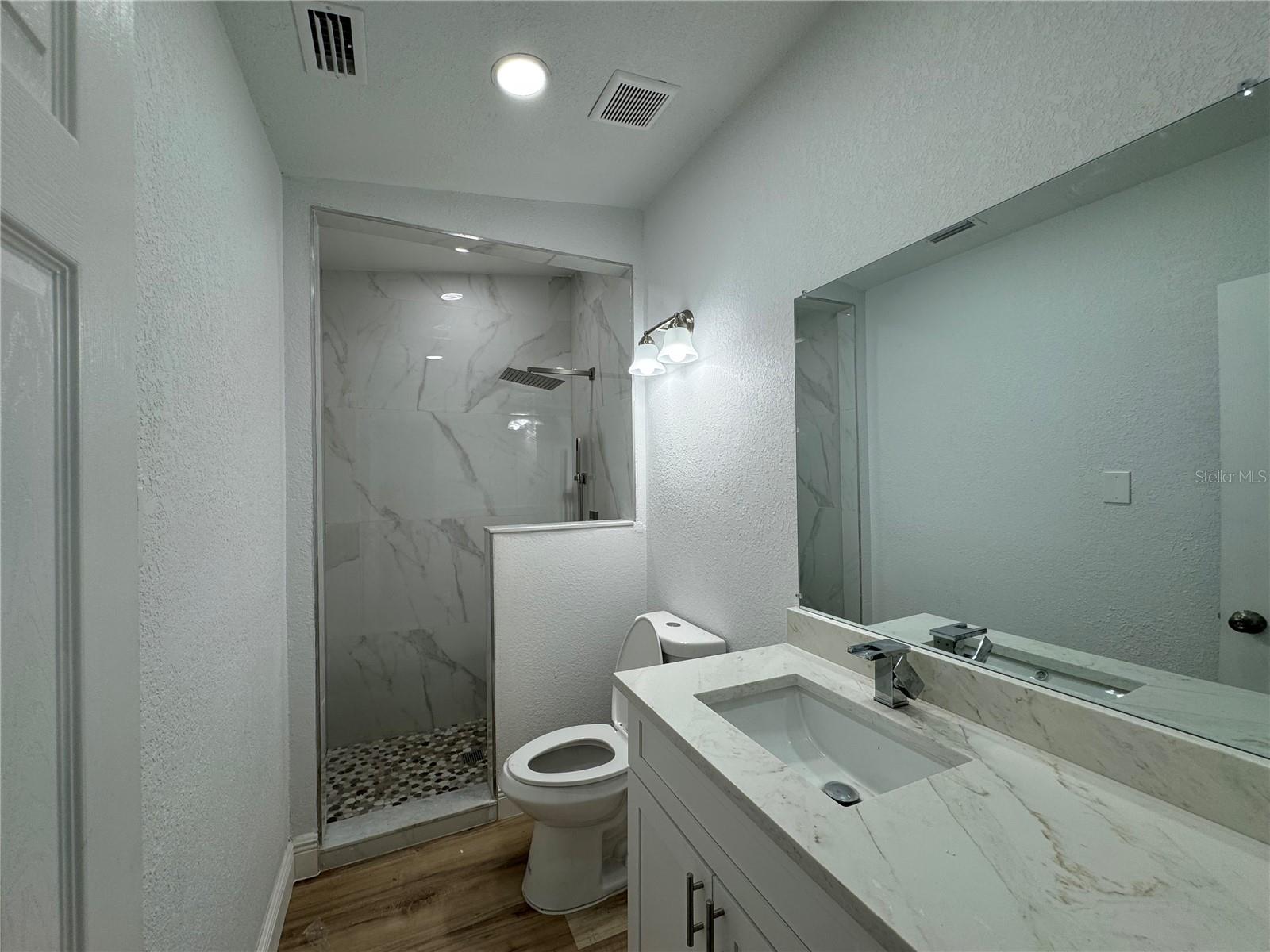 7608 LAKESIDE BLVD, TAMPA, FL, 33614