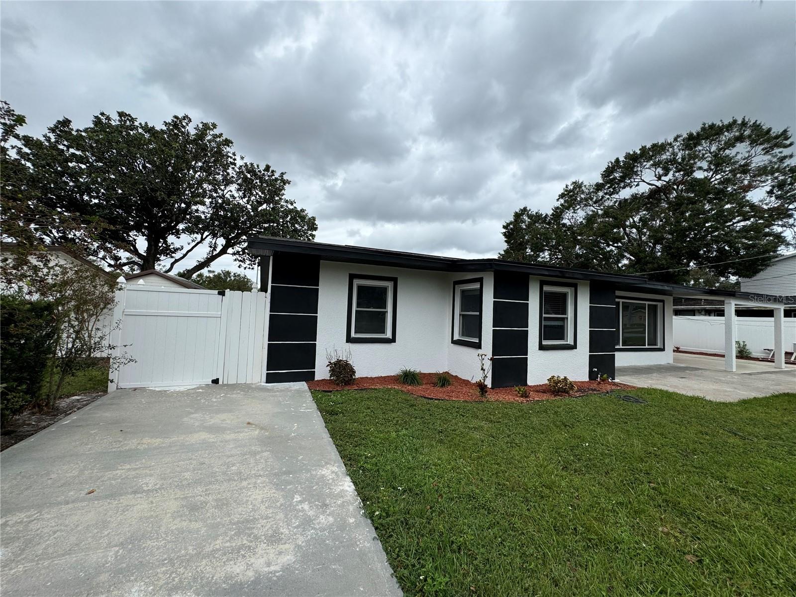 7608 LAKESIDE BLVD, TAMPA, FL, 33614