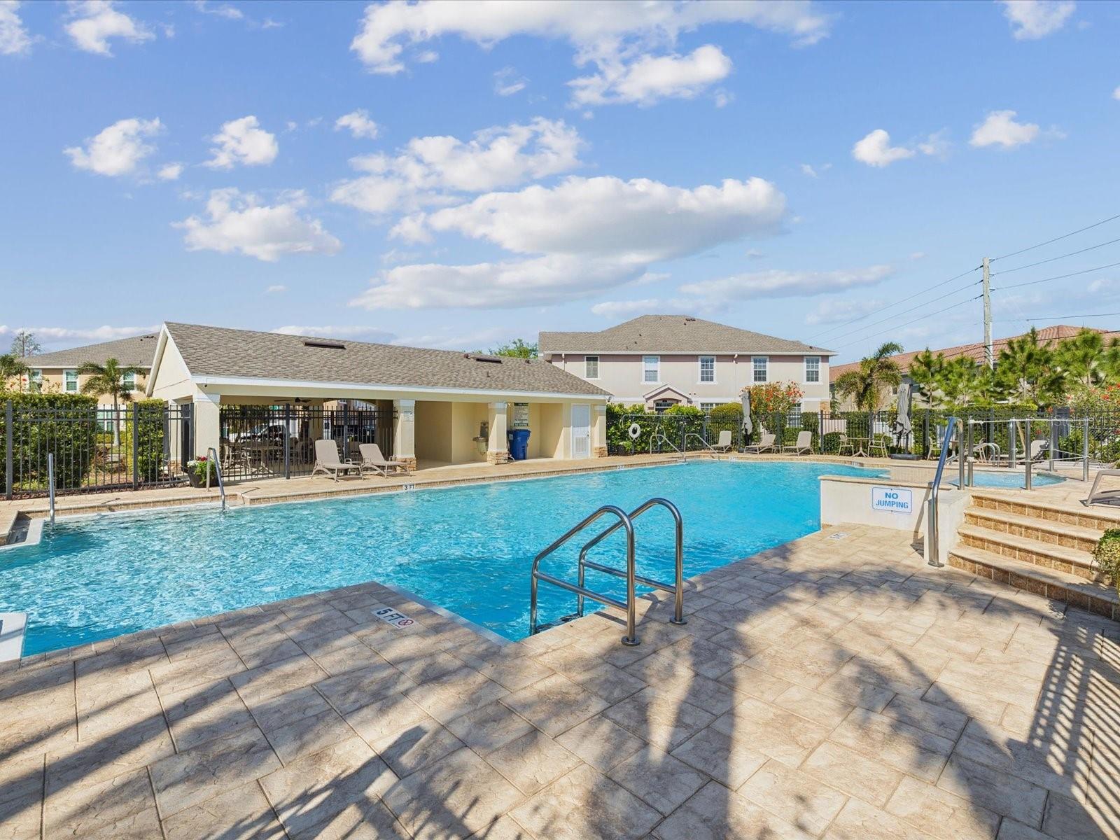 553 52ND AVE N, ST PETERSBURG, FL, 33703