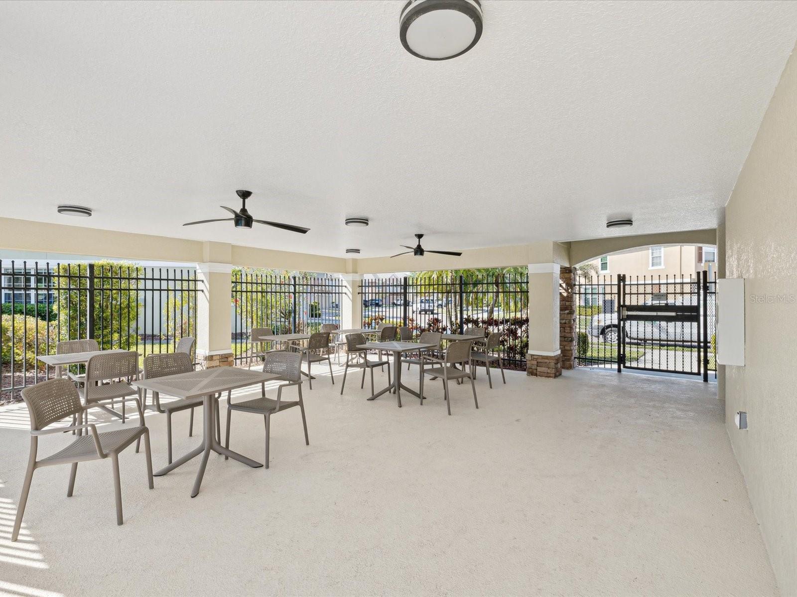 553 52ND AVE N, ST PETERSBURG, FL, 33703