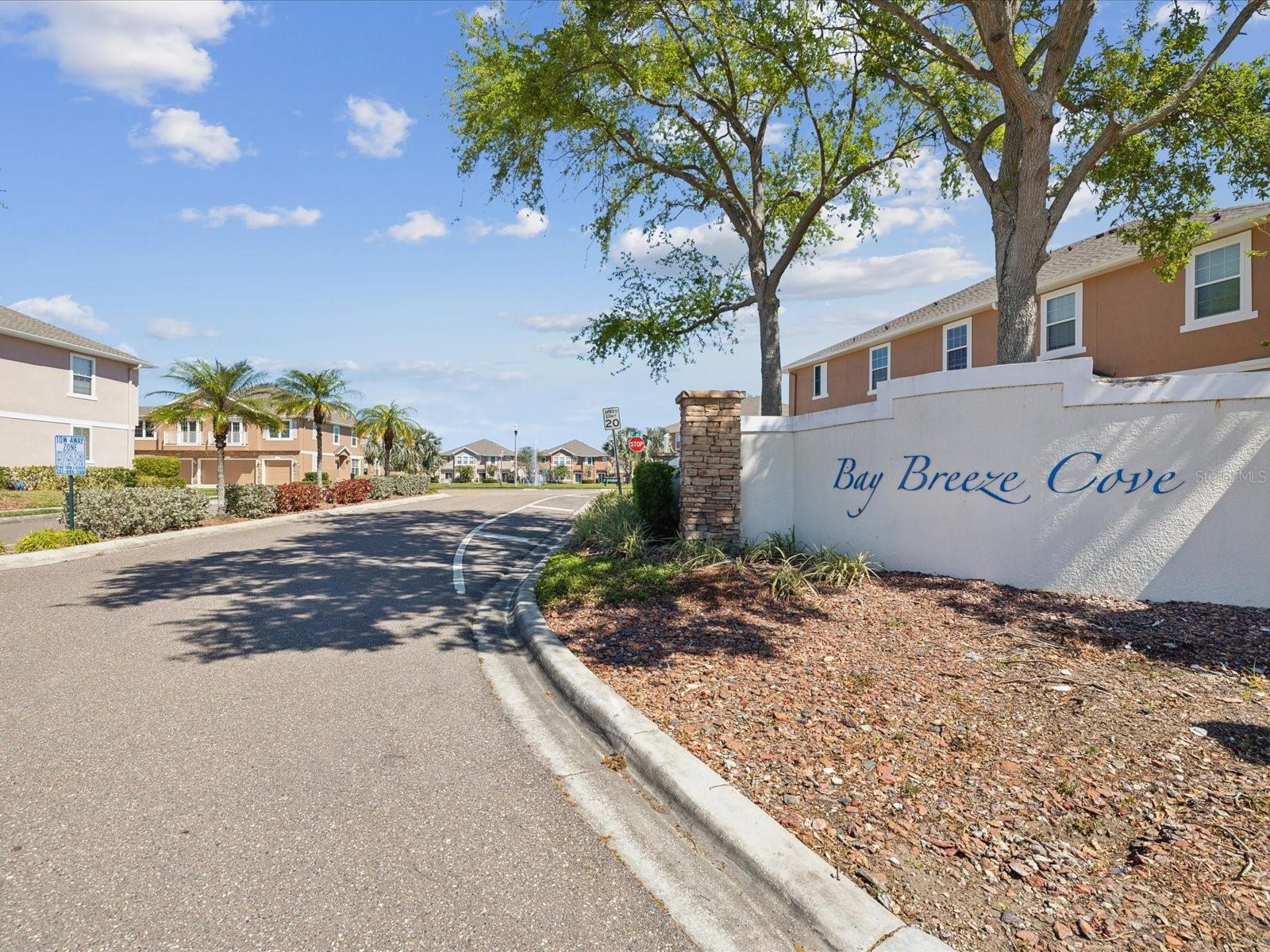 553 52ND AVE N, ST PETERSBURG, FL, 33703