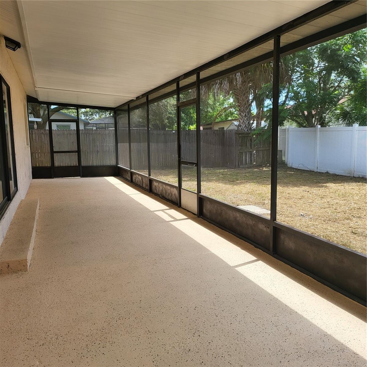 1027 COUNTY ROAD 90, PALM HARBOR, FL, 34684