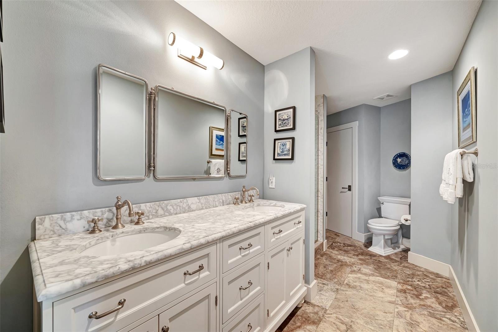 1240 FOX CREEK DR, SARASOTA, FL, 34240