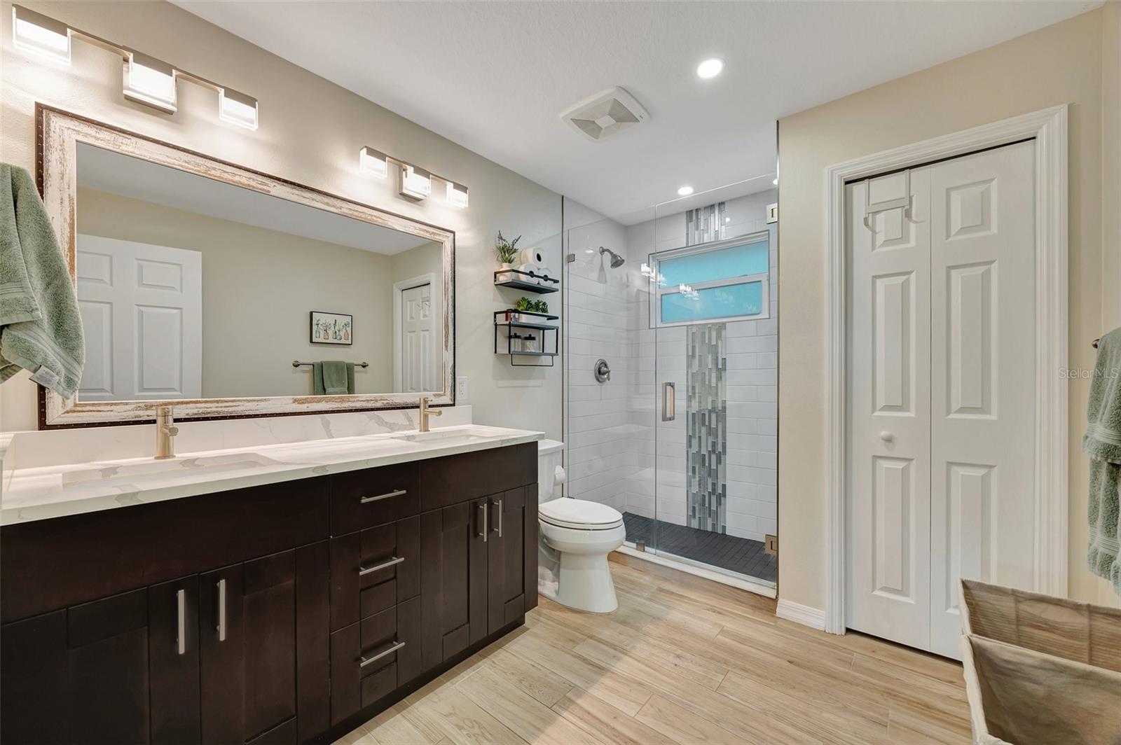 1240 FOX CREEK DR, SARASOTA, FL, 34240