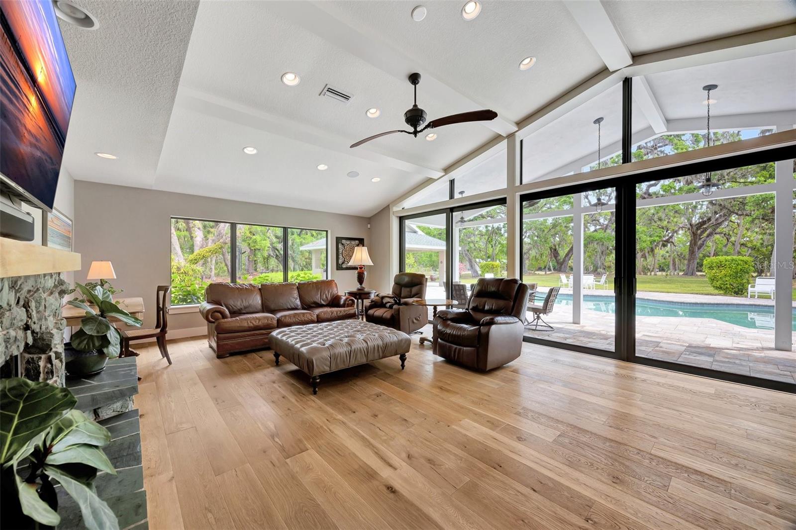 1240 FOX CREEK DR, SARASOTA, FL, 34240